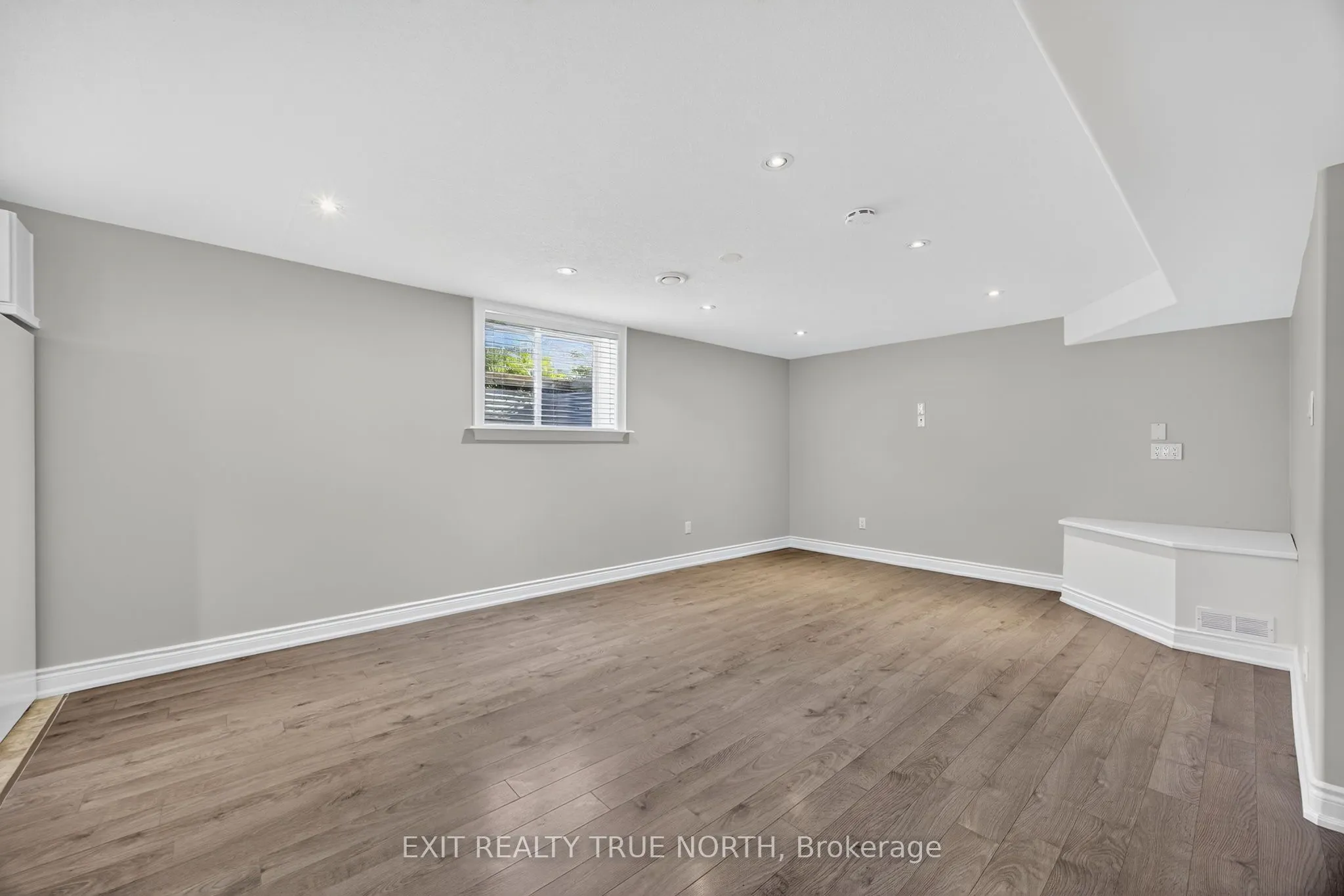 23 Janine Street