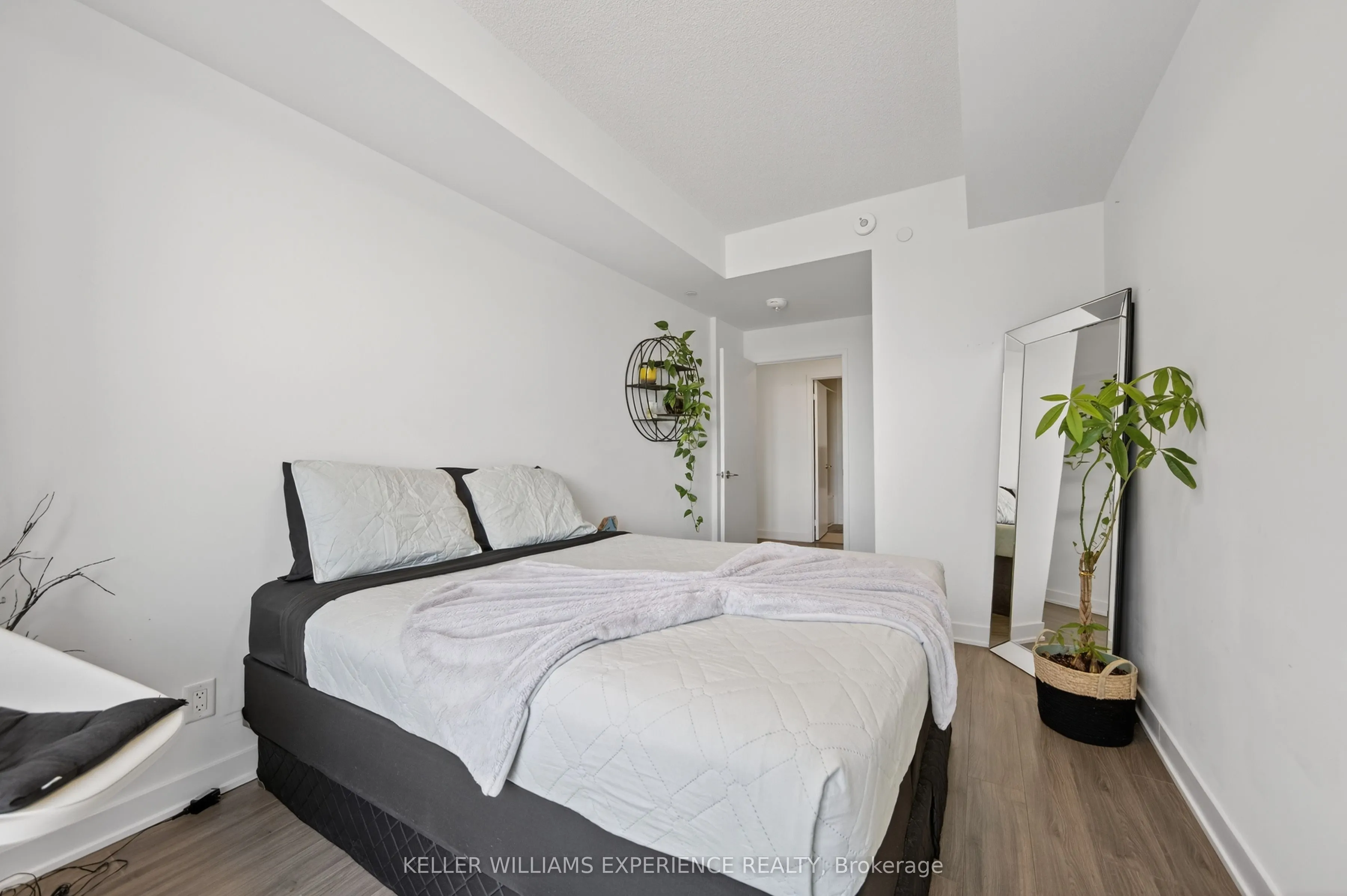 681 Yonge Street, #328