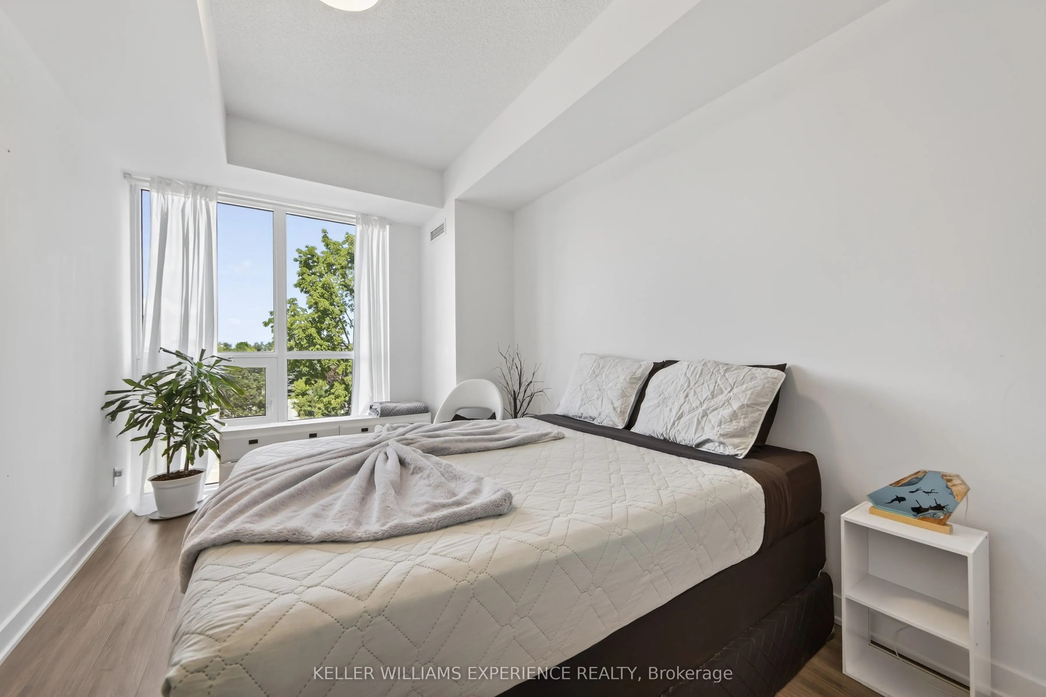 681 Yonge Street, #328