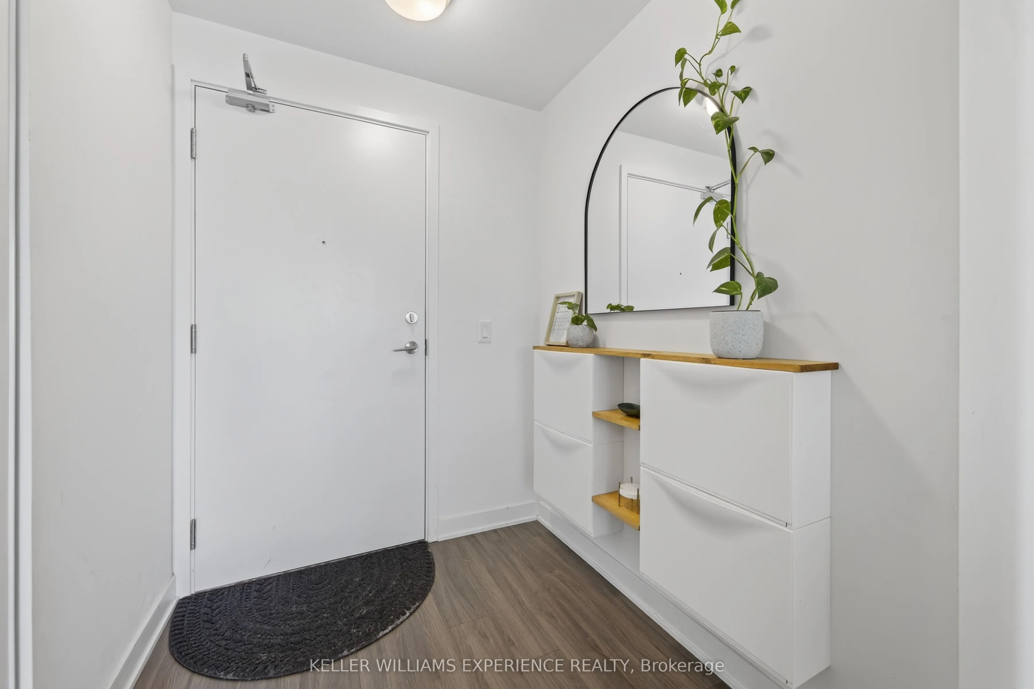 681 Yonge Street, #328