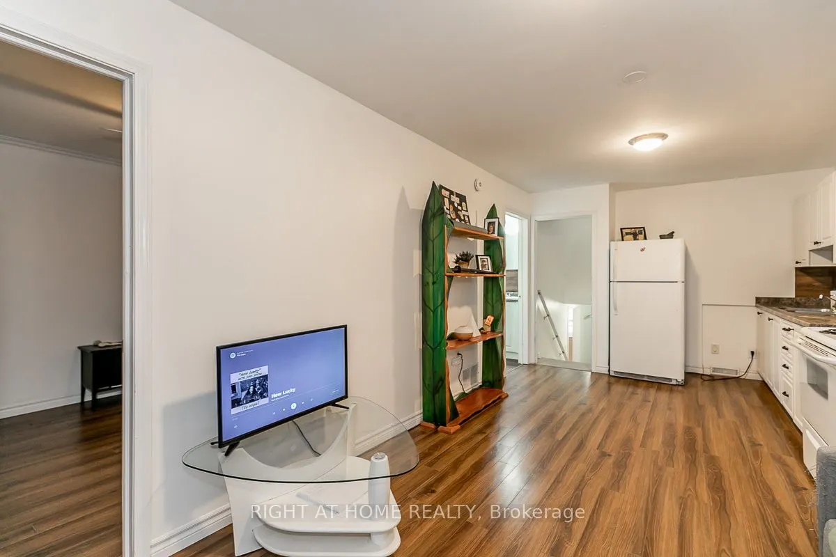 20 Carlton Road, #Lower