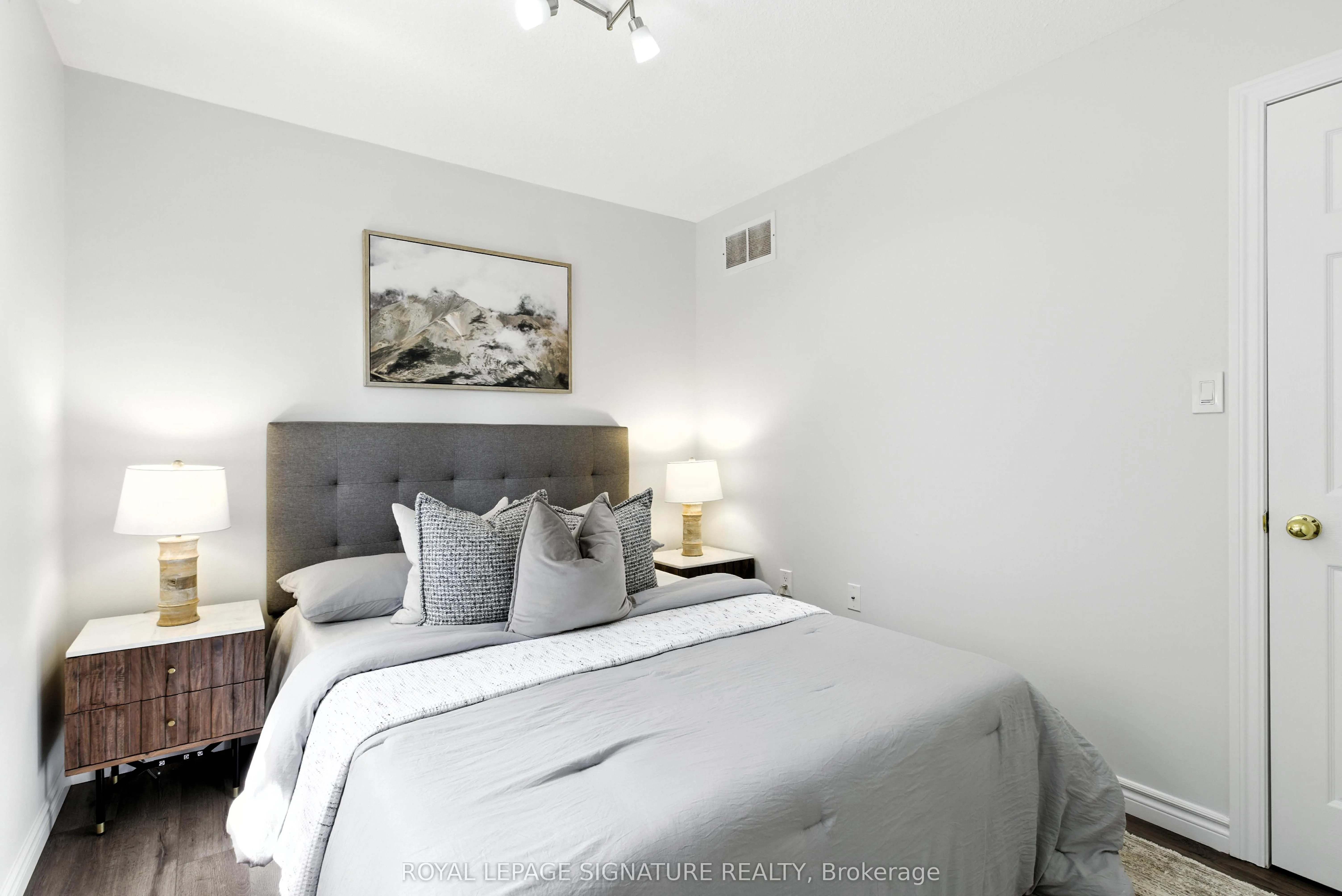 20 Pacific Avenue, #Main