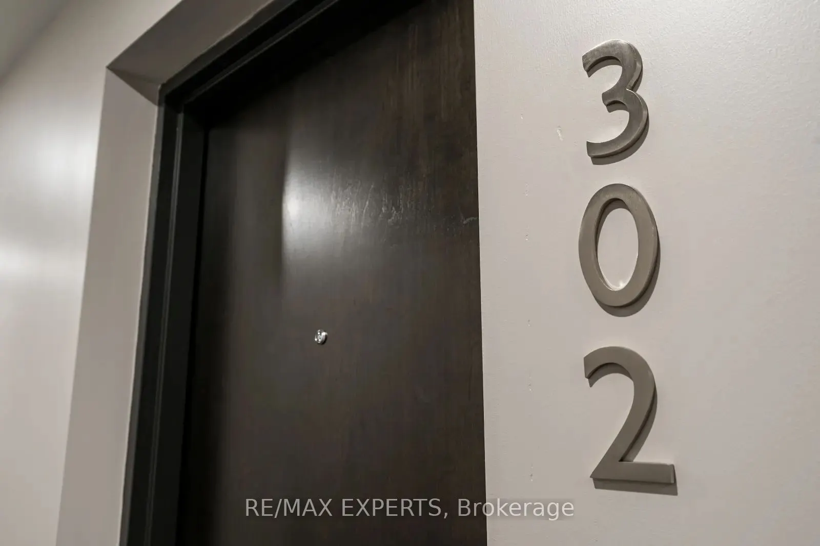 430 Essa Road, #302