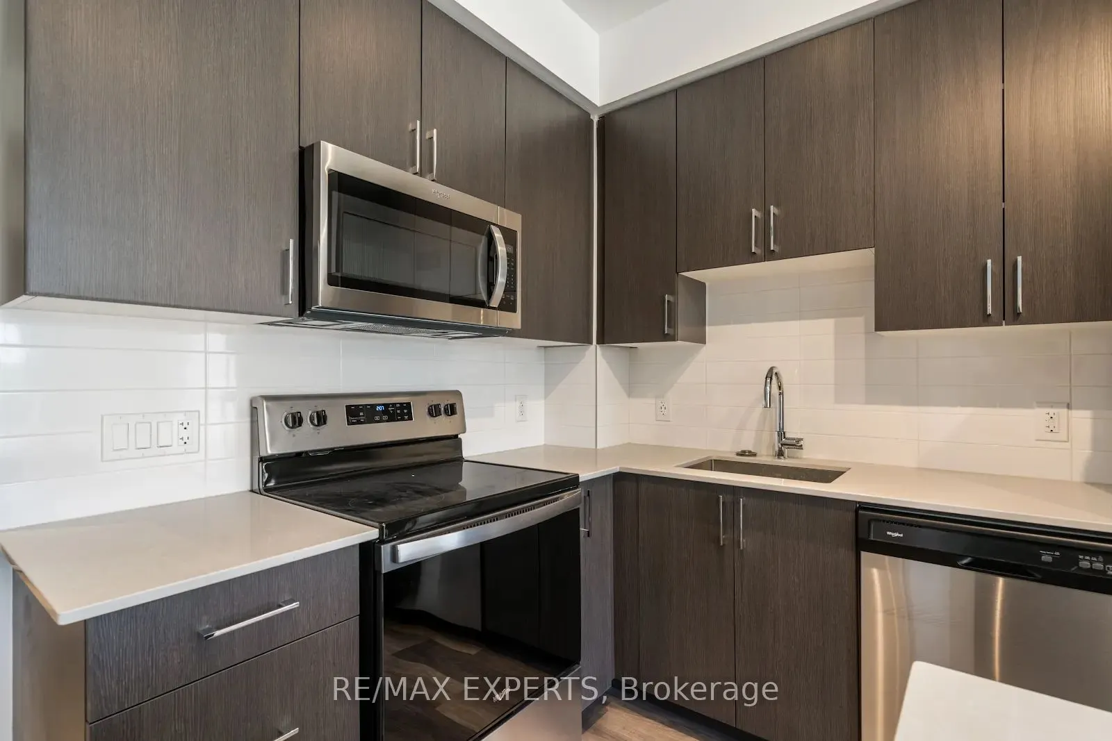 430 Essa Road, #302