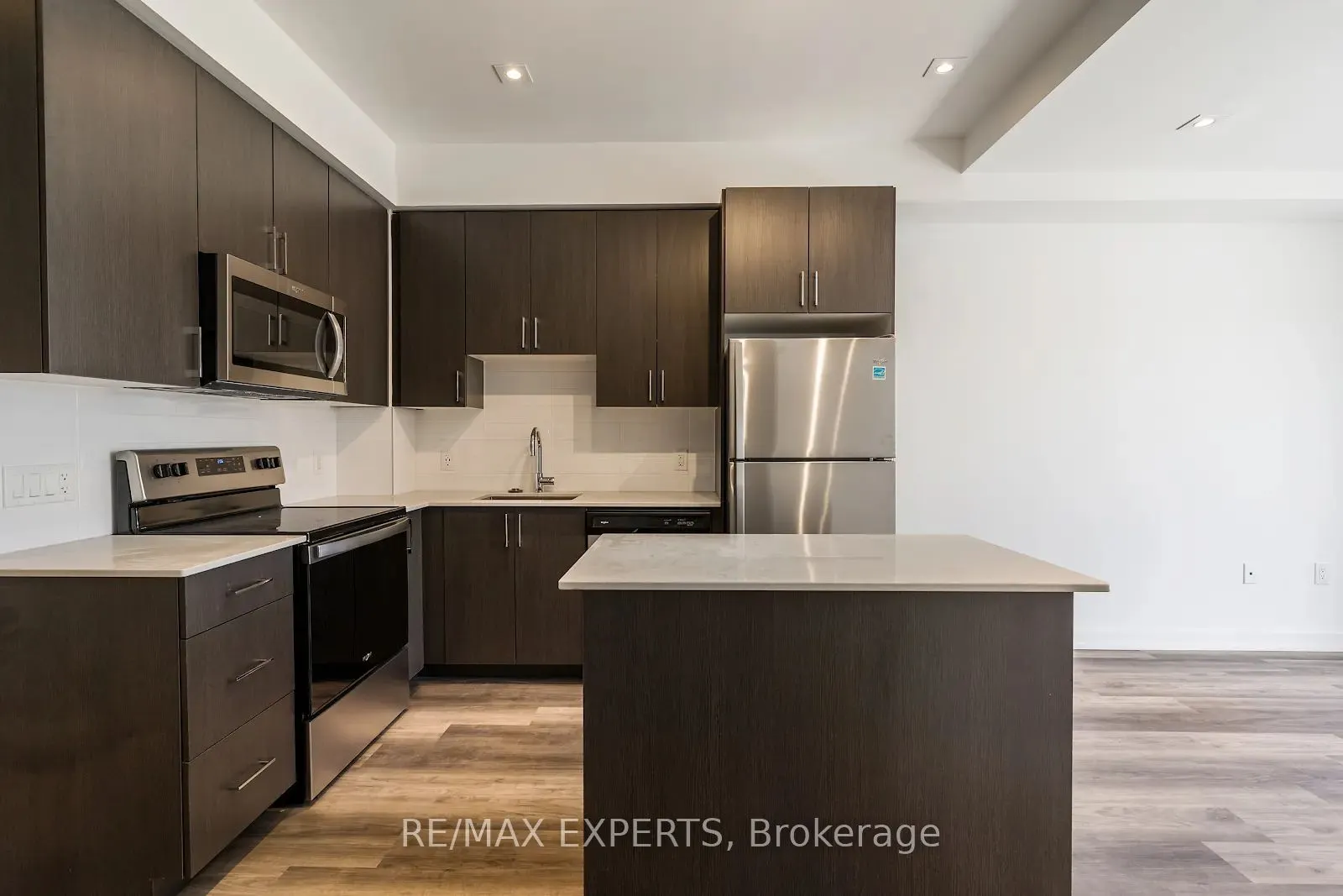 430 Essa Road, #302