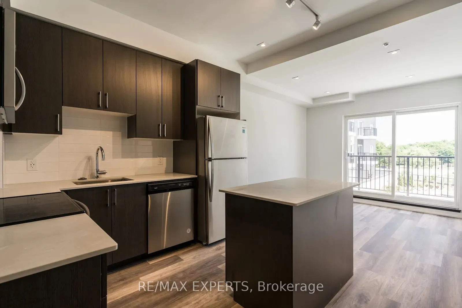 430 Essa Road, #302