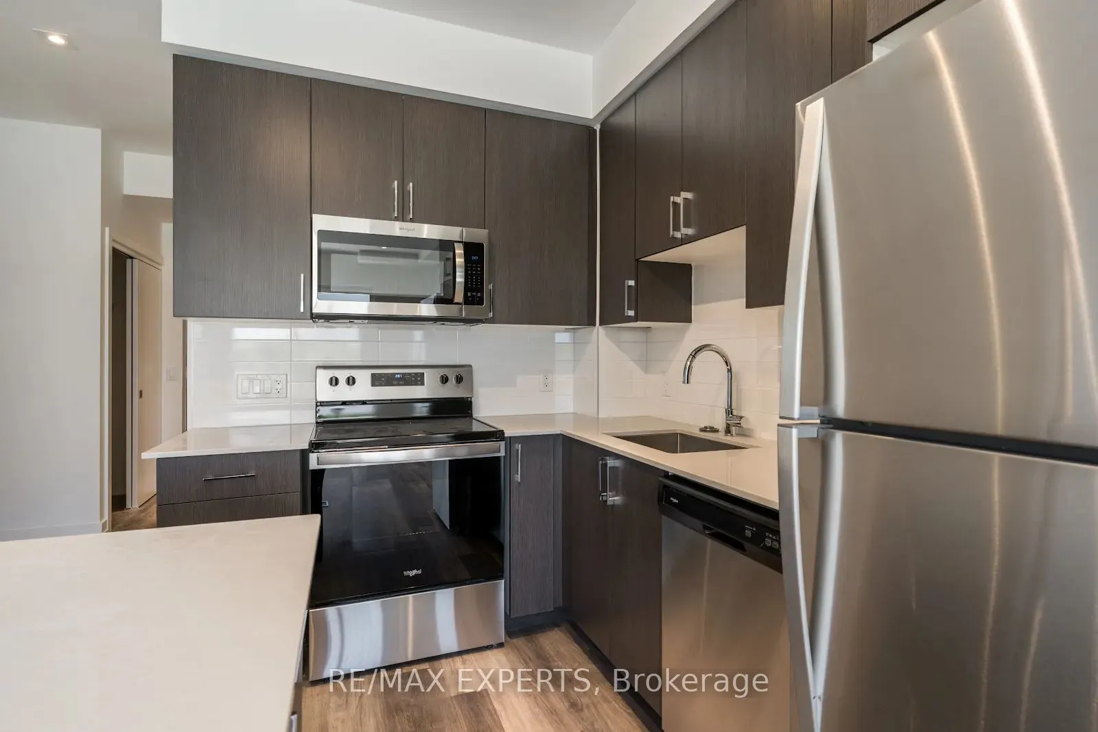430 Essa Road, #302