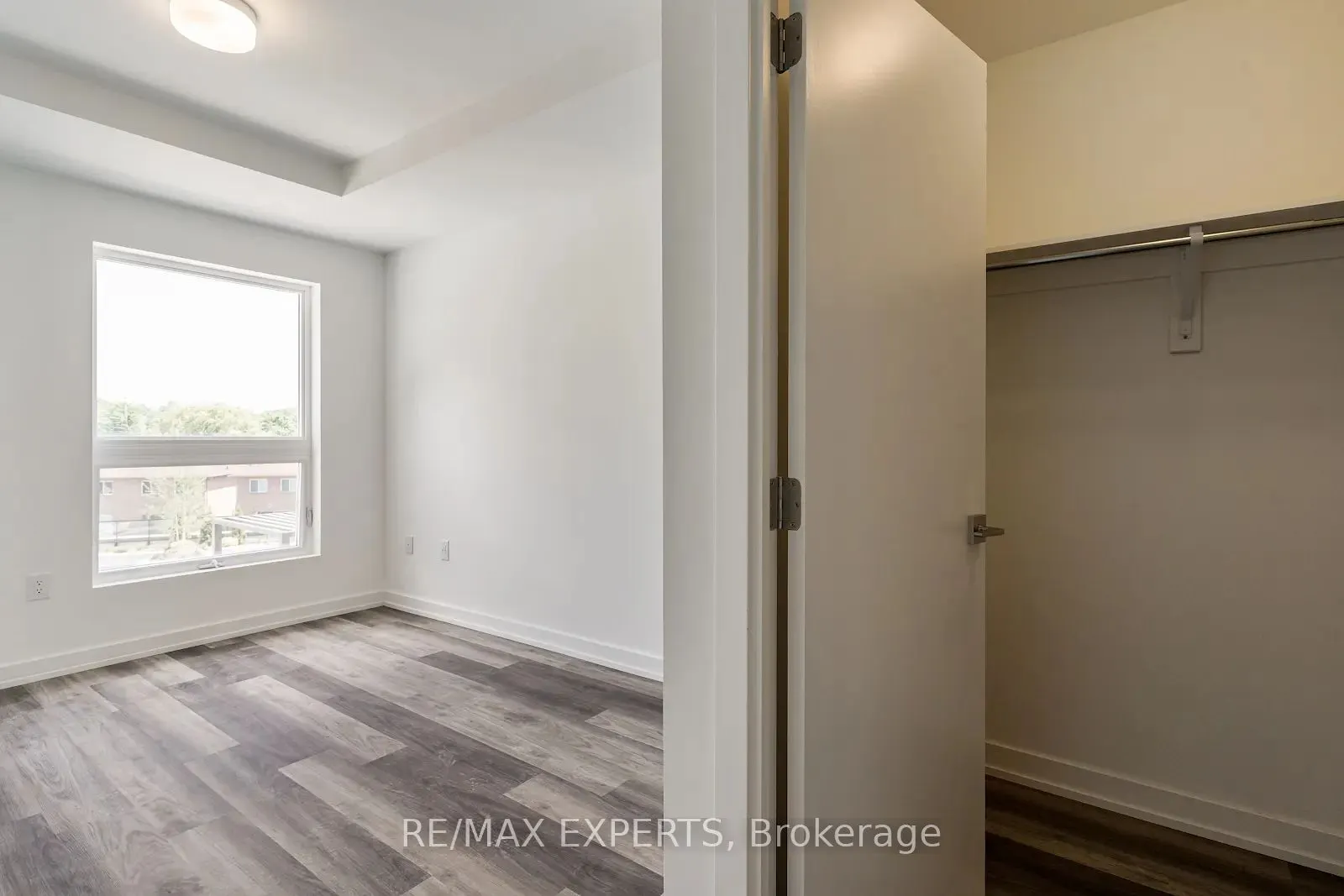 430 Essa Road, #302