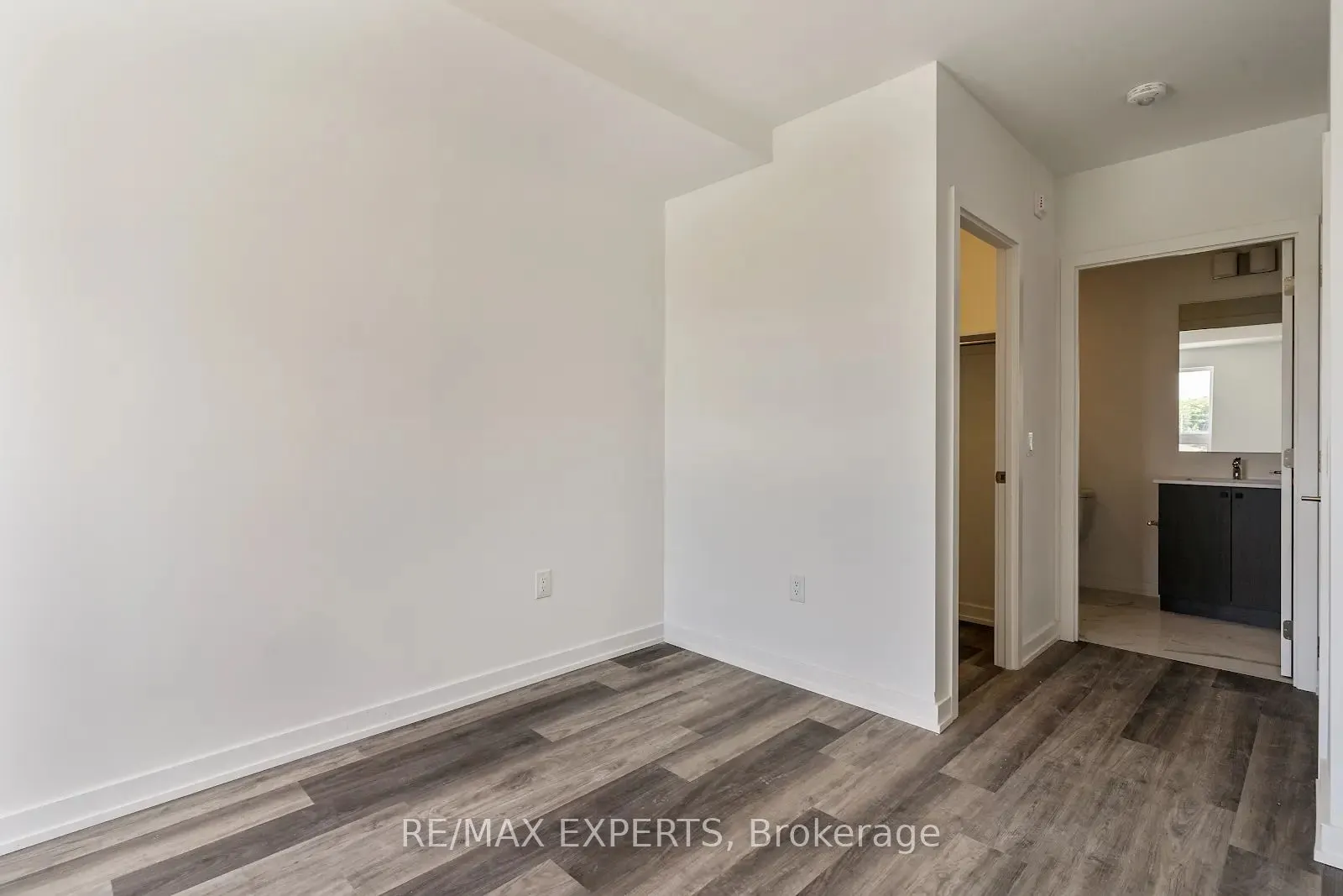 430 Essa Road, #302