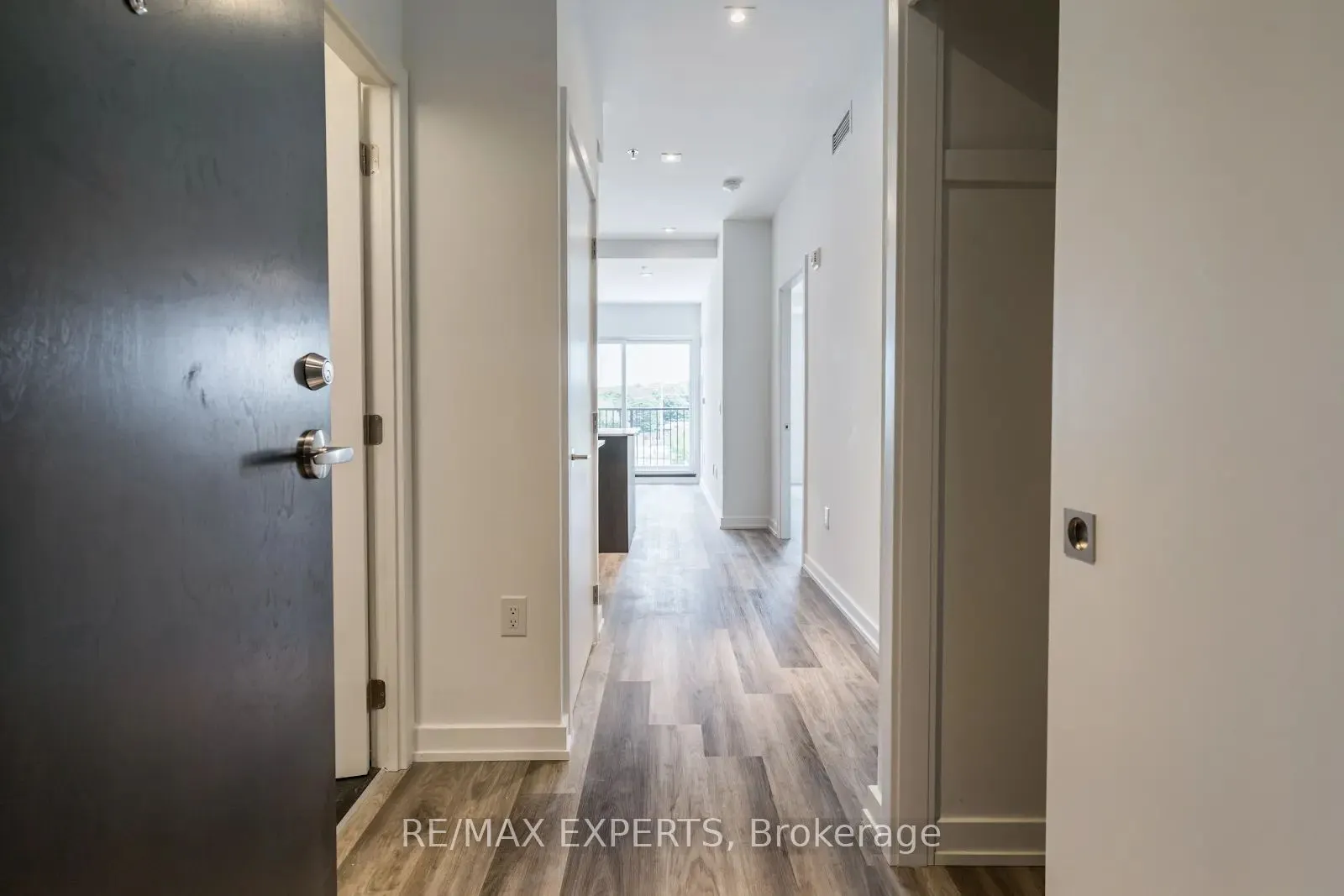430 Essa Road, #302
