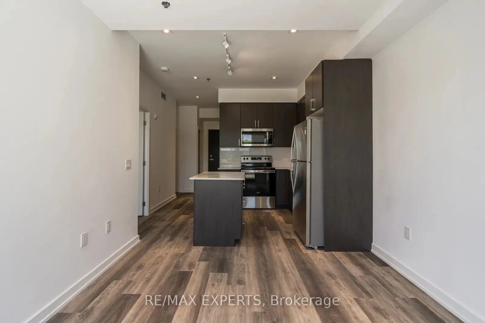 430 Essa Road, #302