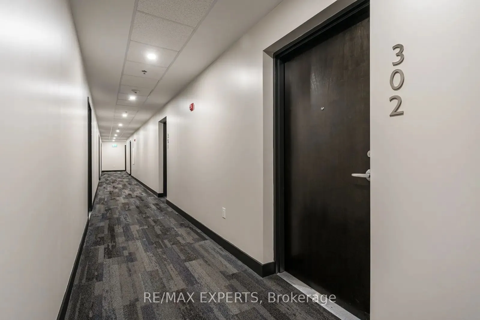 430 Essa Road, #302