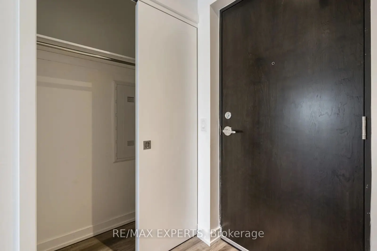 430 Essa Road, #302