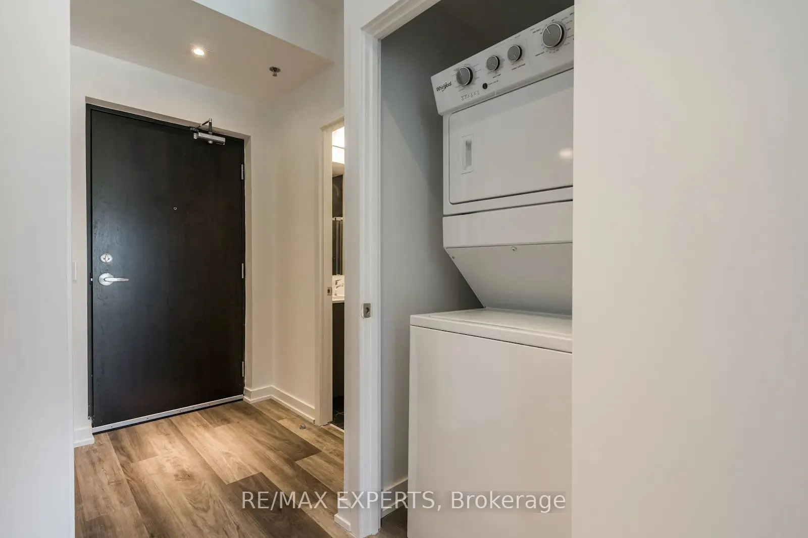 430 Essa Road, #302