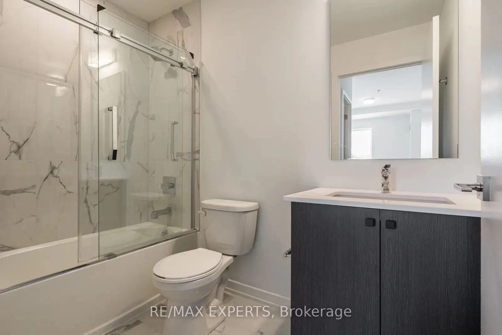 430 Essa Road, #302