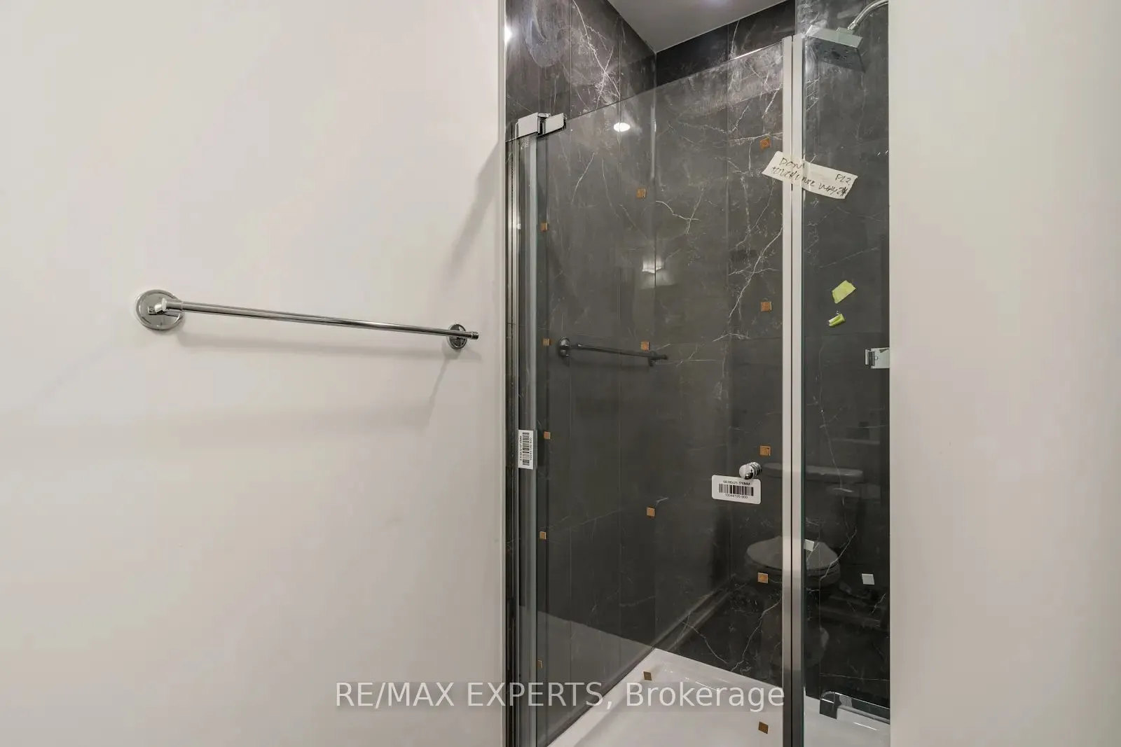 430 Essa Road, #302