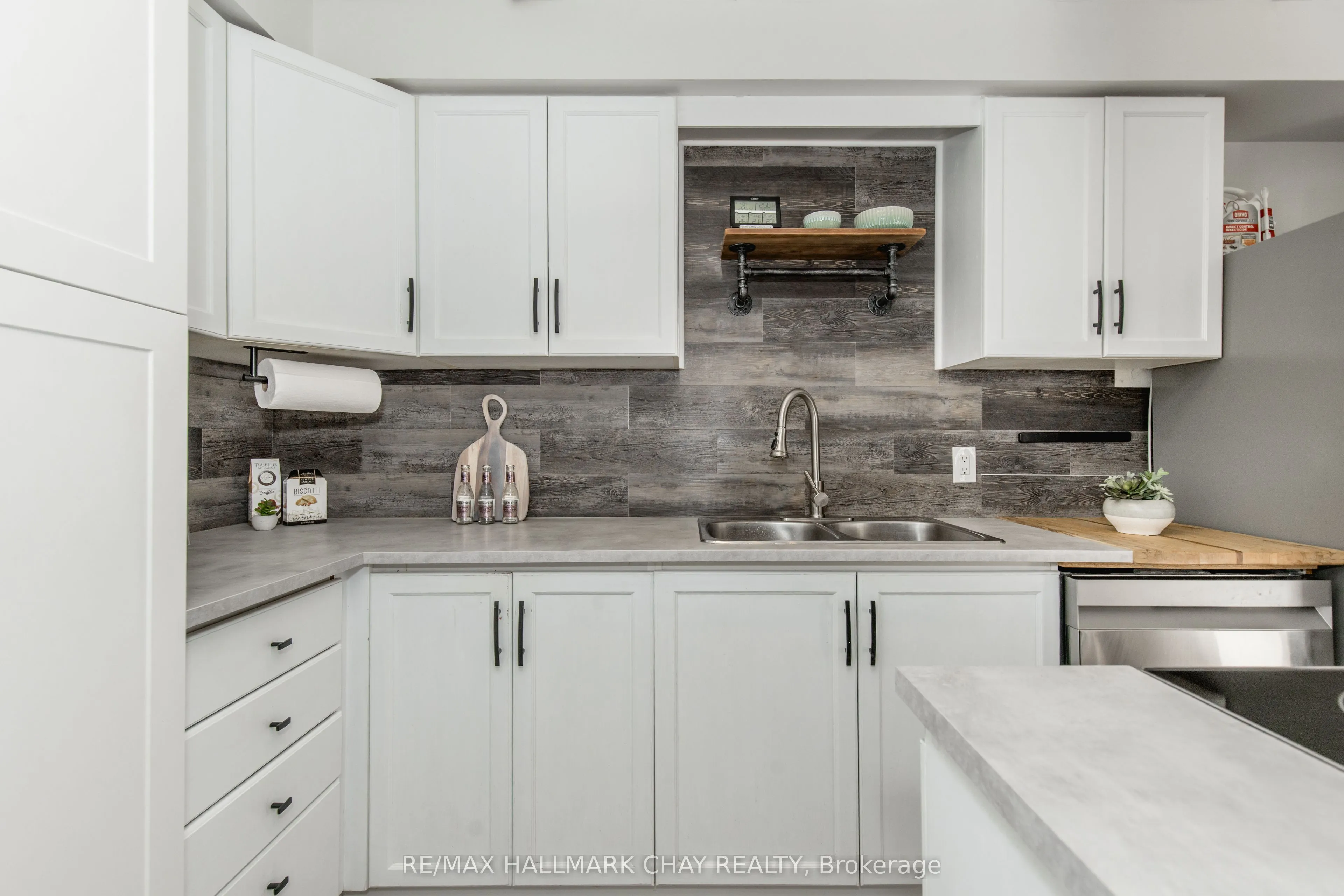 248 Ferndale Drive S