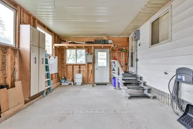 22 TAMARACK Drive
