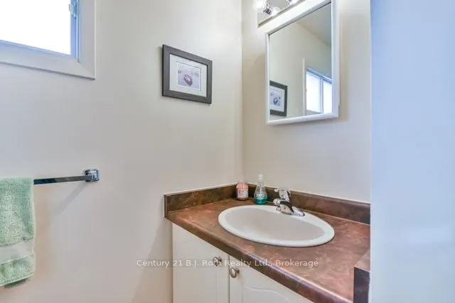 22 TAMARACK Drive
