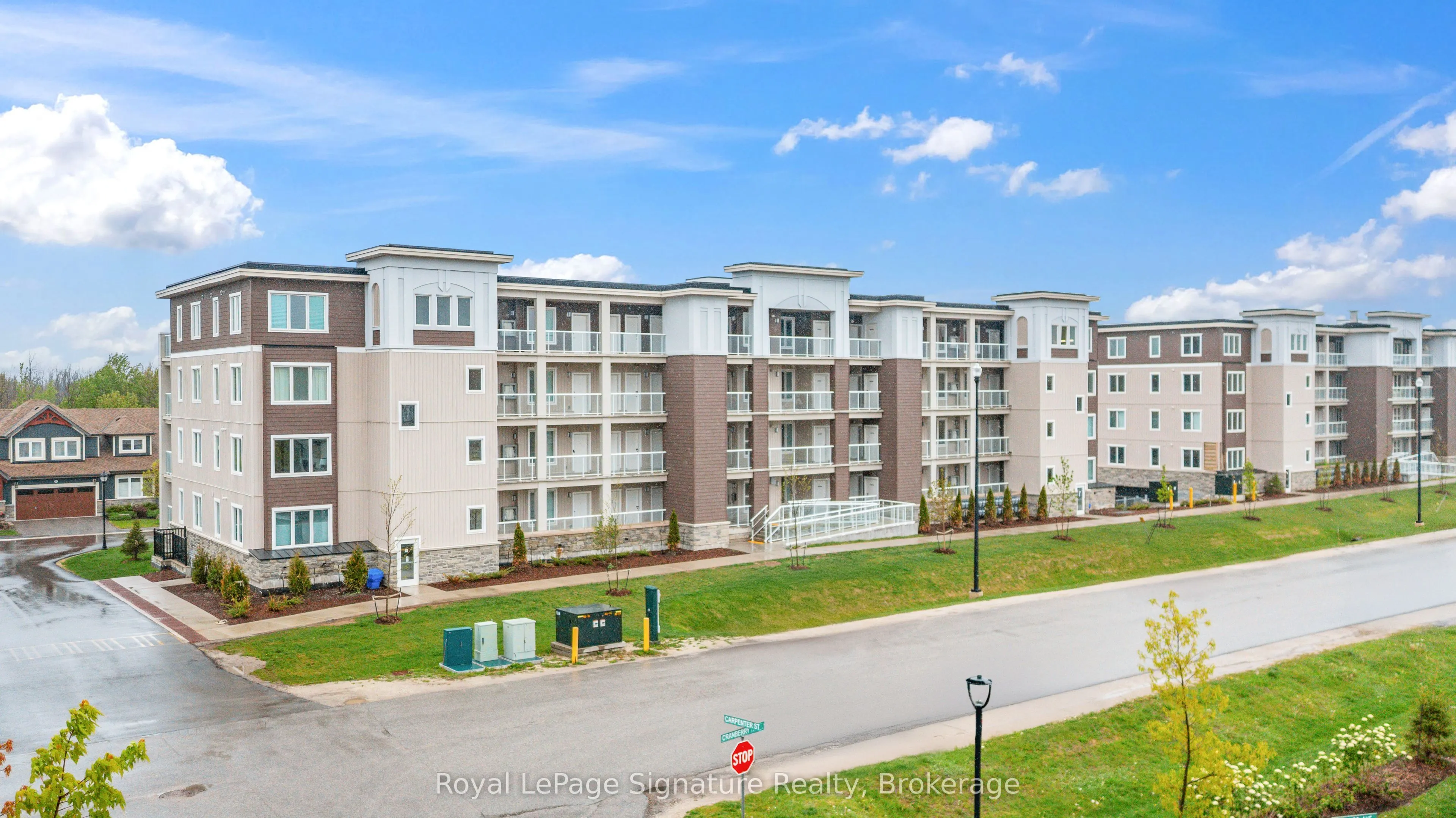17 Spooner Crescent, #102