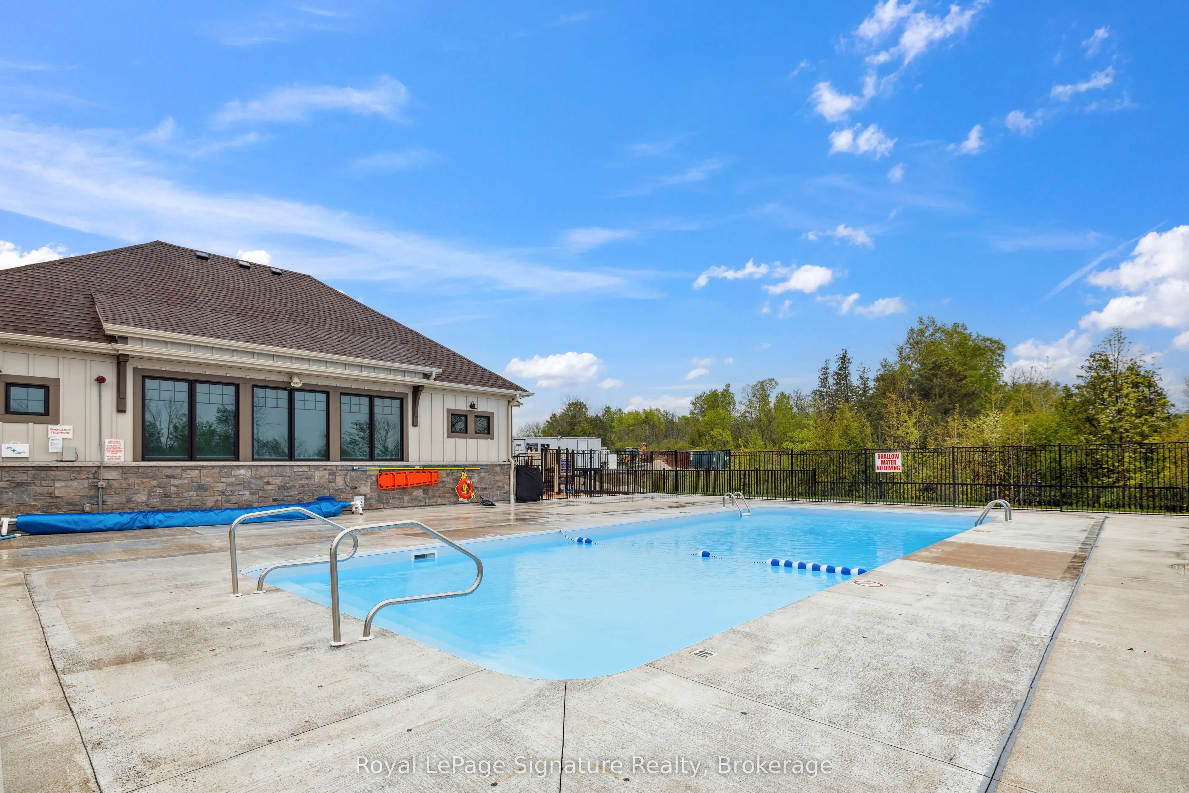 17 Spooner Crescent, #102
