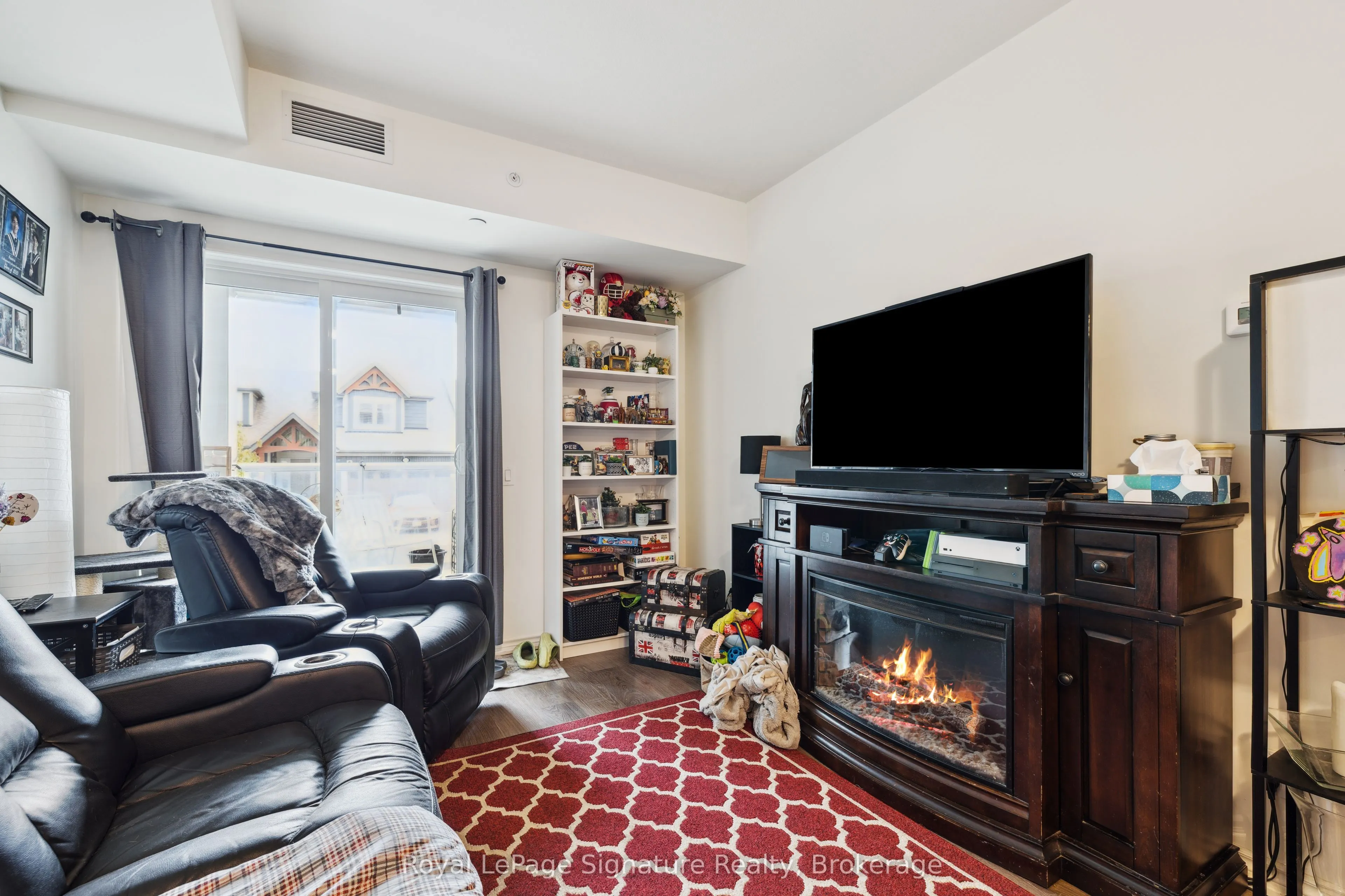 17 Spooner Crescent, #102