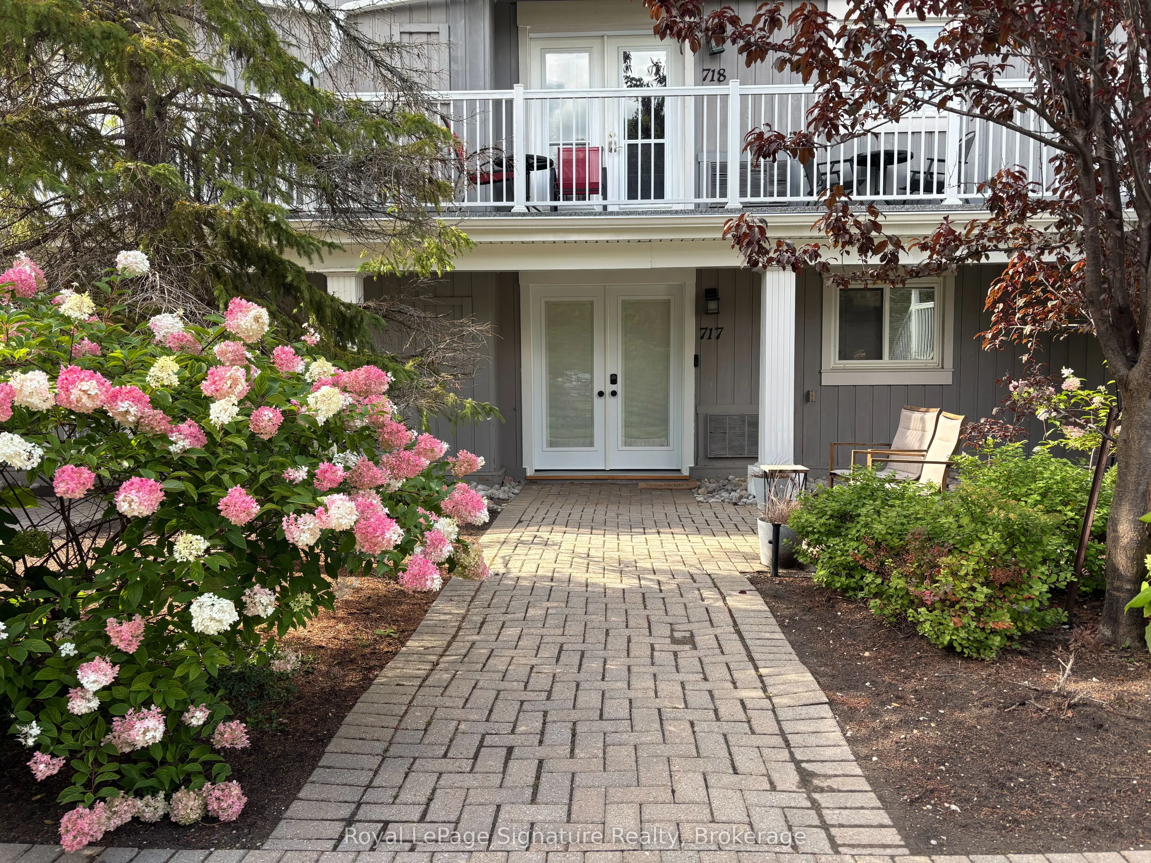 11 DAWSON Drive, #717