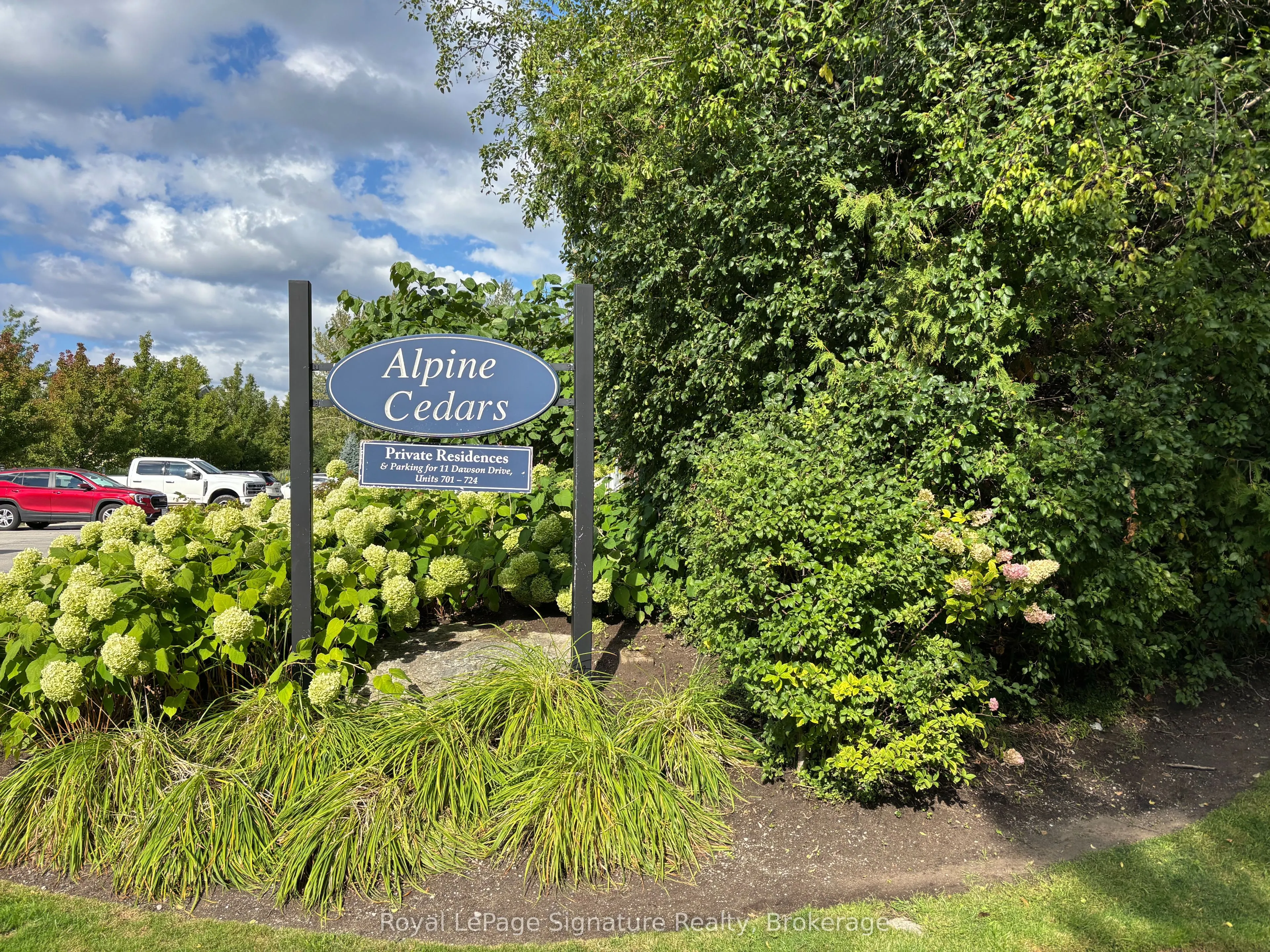 11 DAWSON Drive, #717