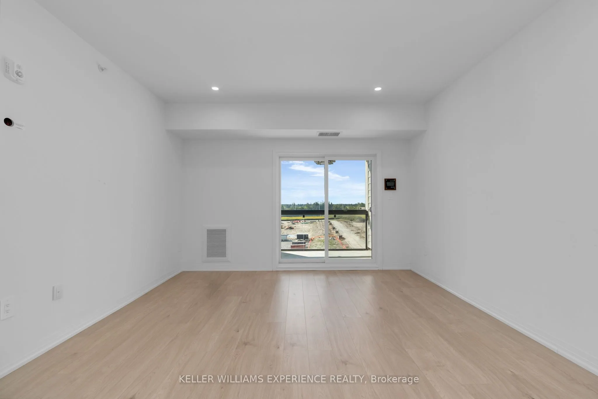15 Kneeshaw Drive, #607