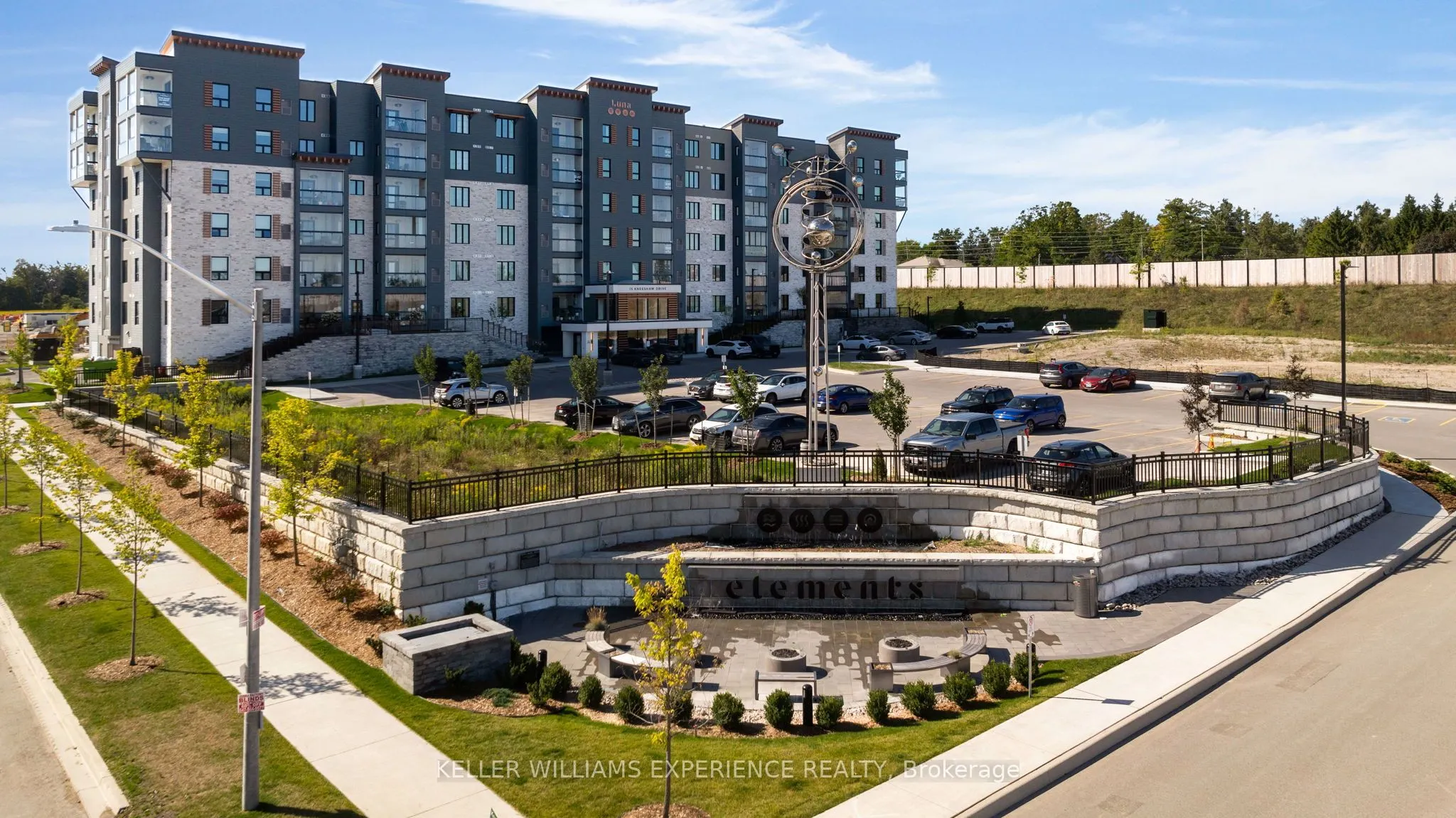 15 Kneeshaw Drive, #607