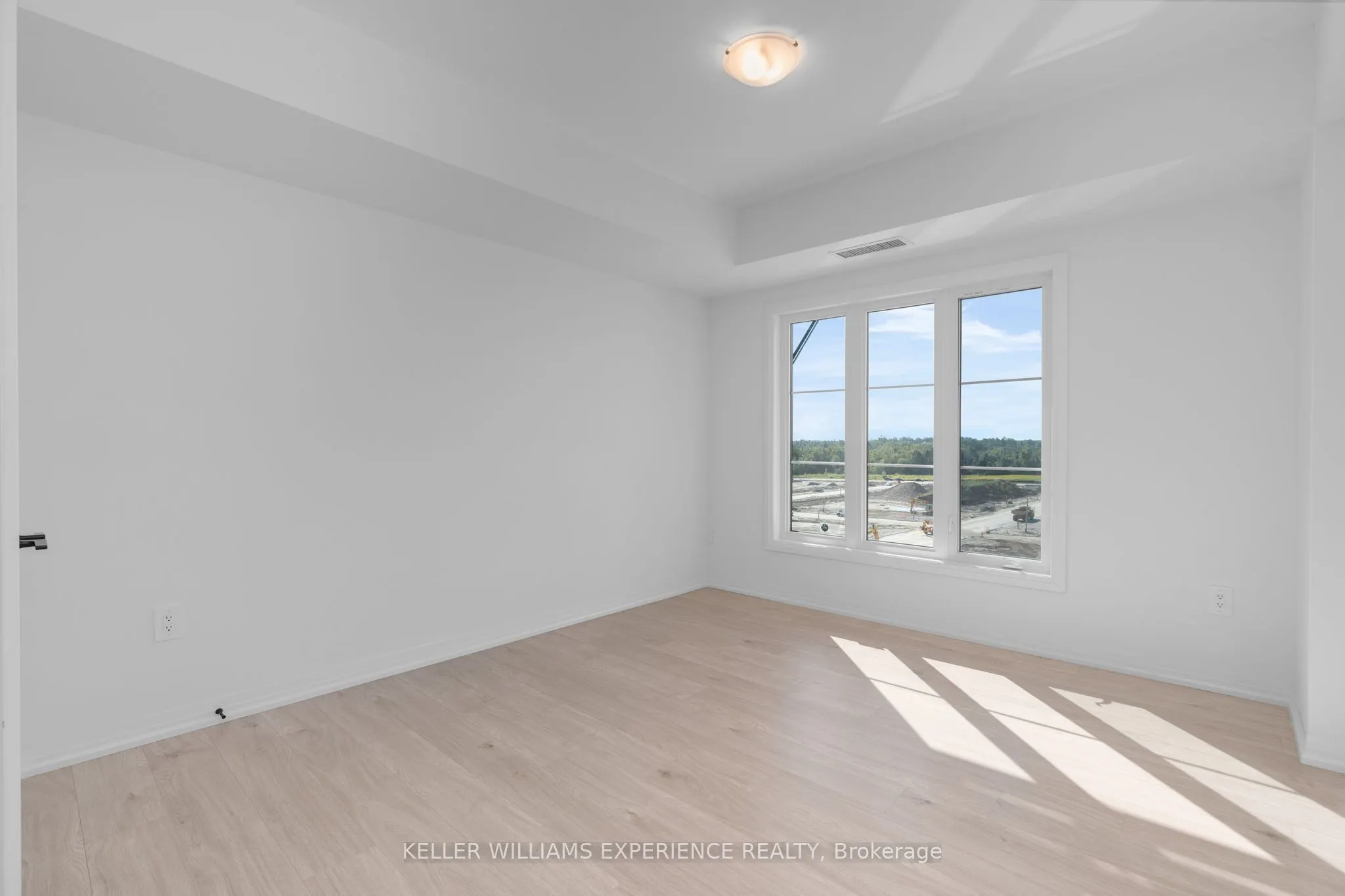 15 Kneeshaw Drive, #607