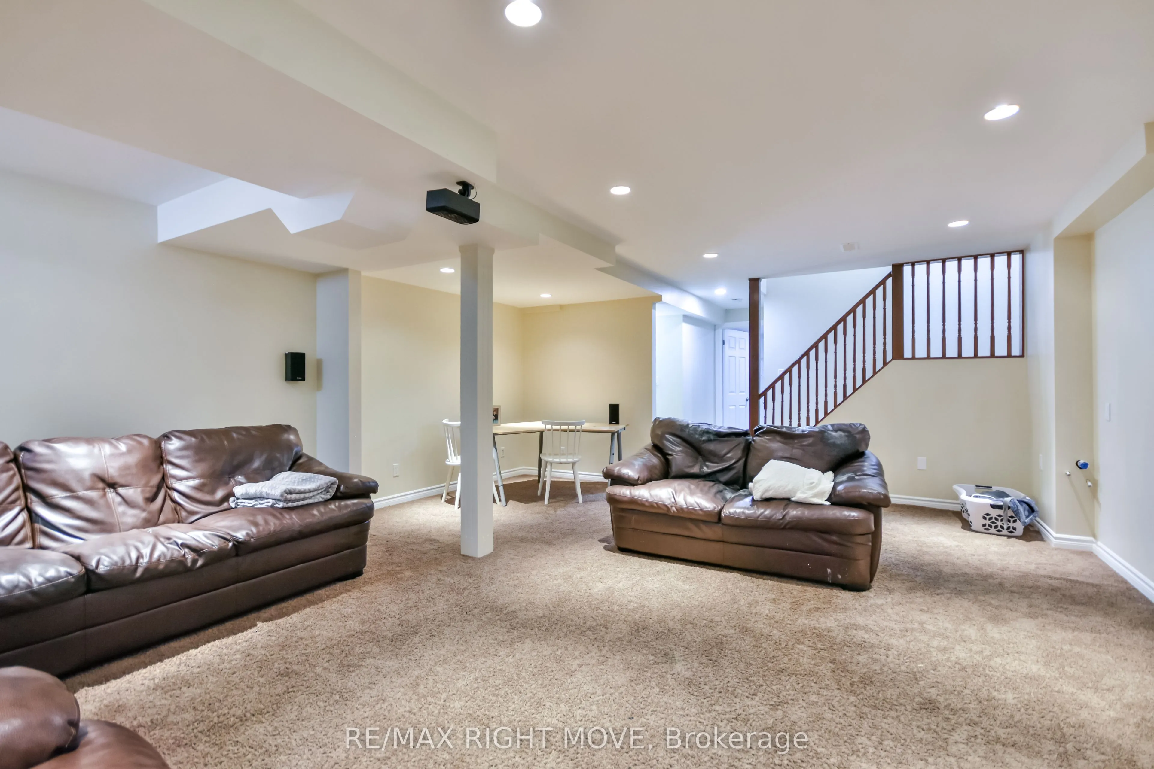 132 The Queensway