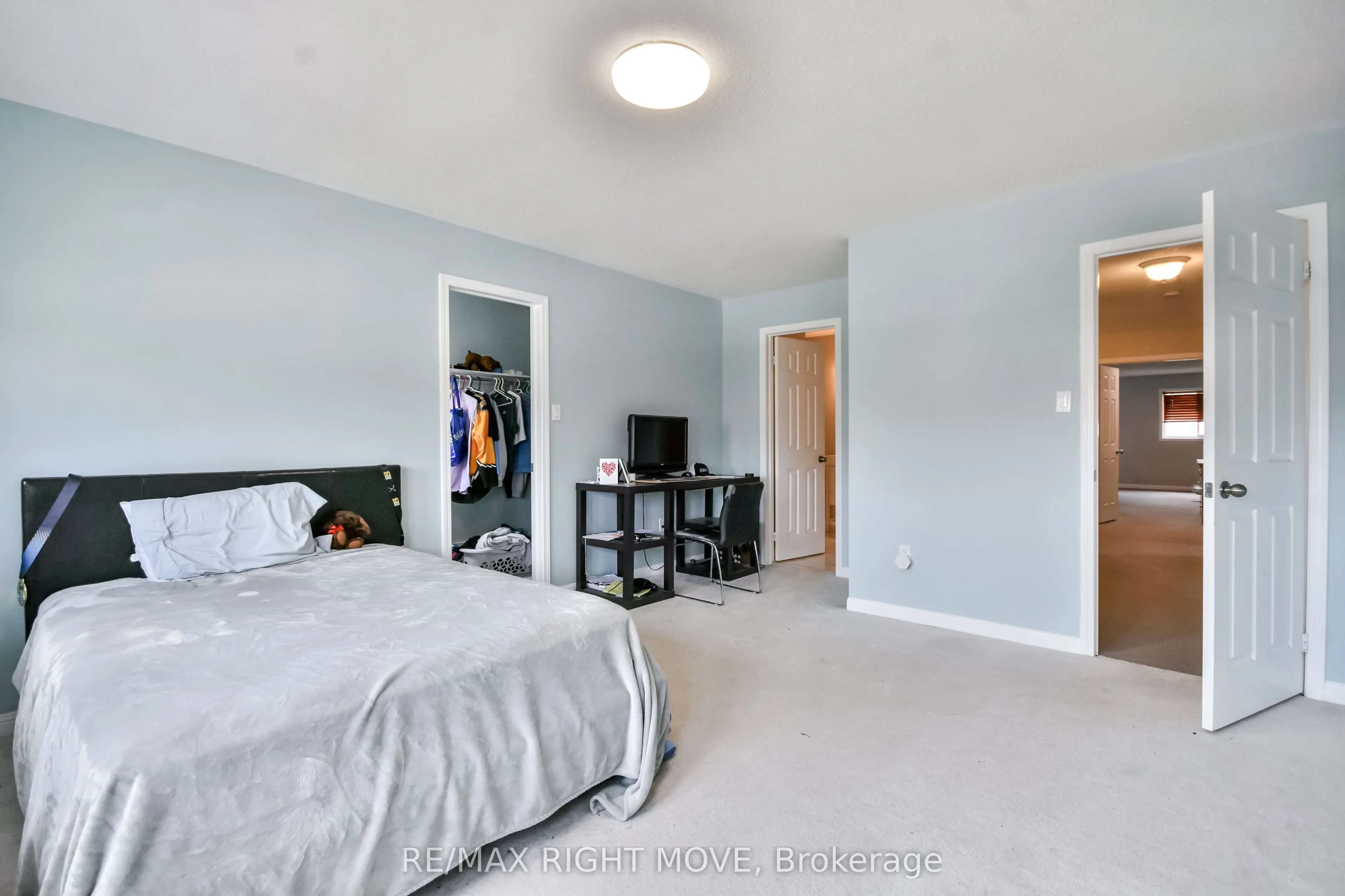 132 The Queensway