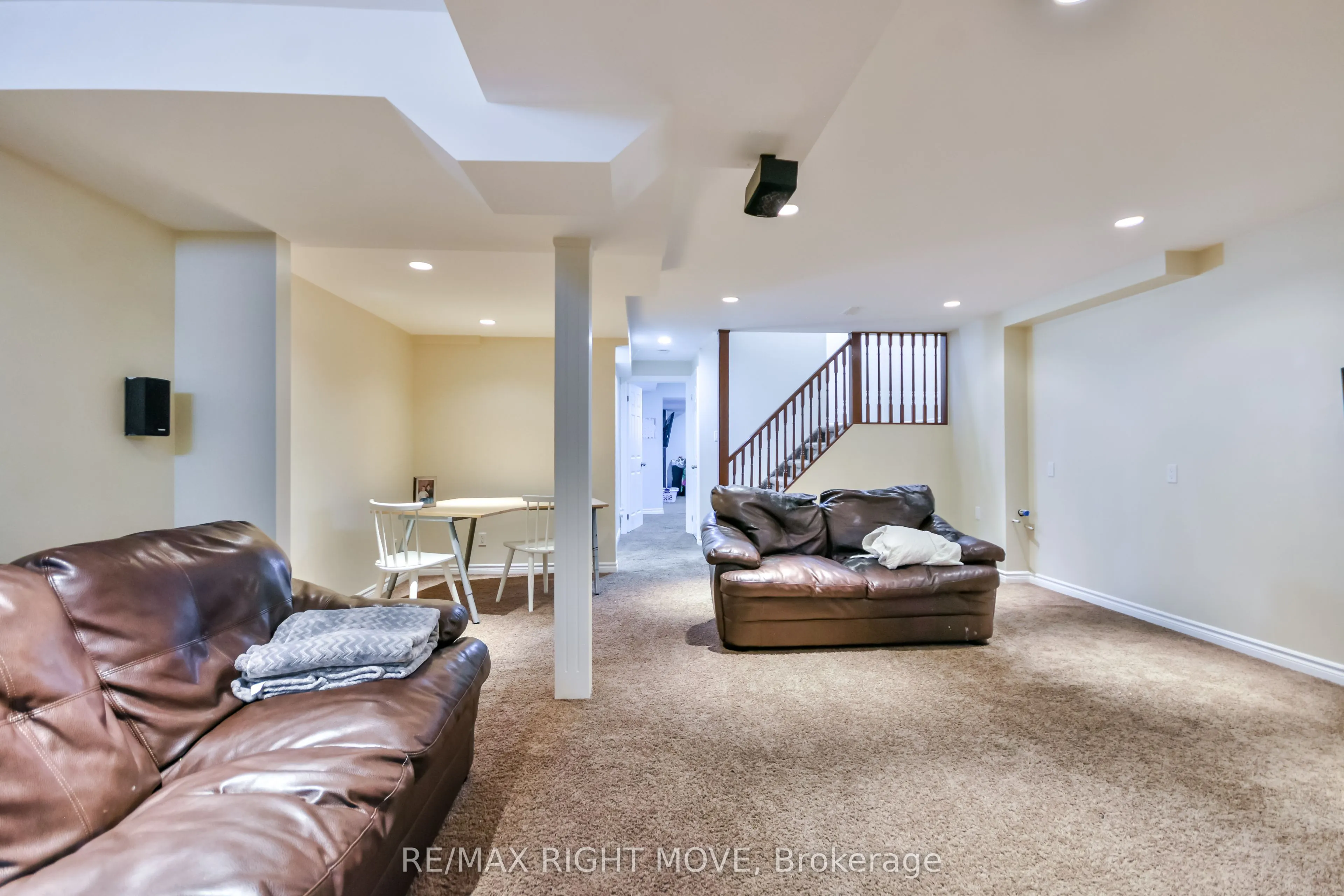 132 The Queensway