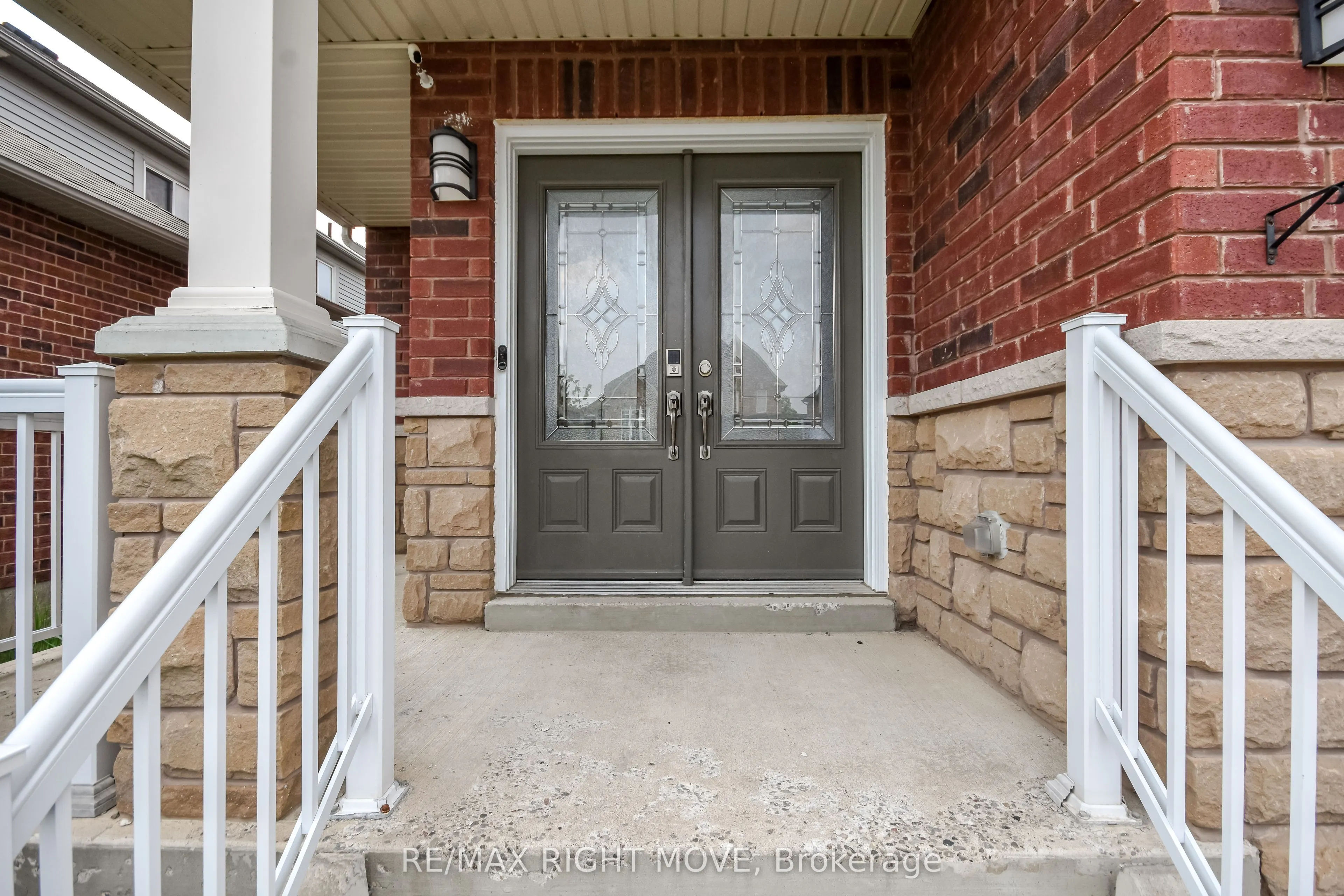 132 The Queensway
