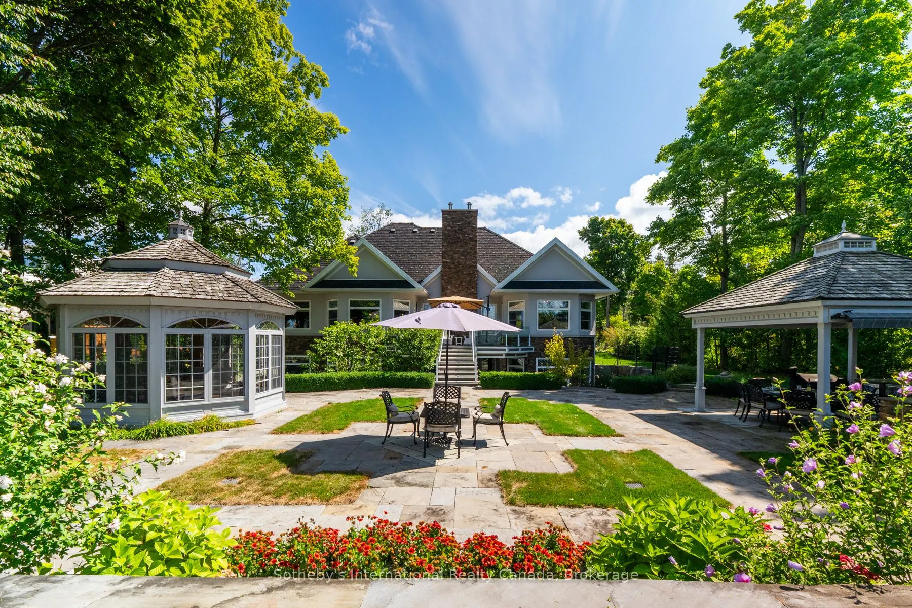 153 Creighton Street S