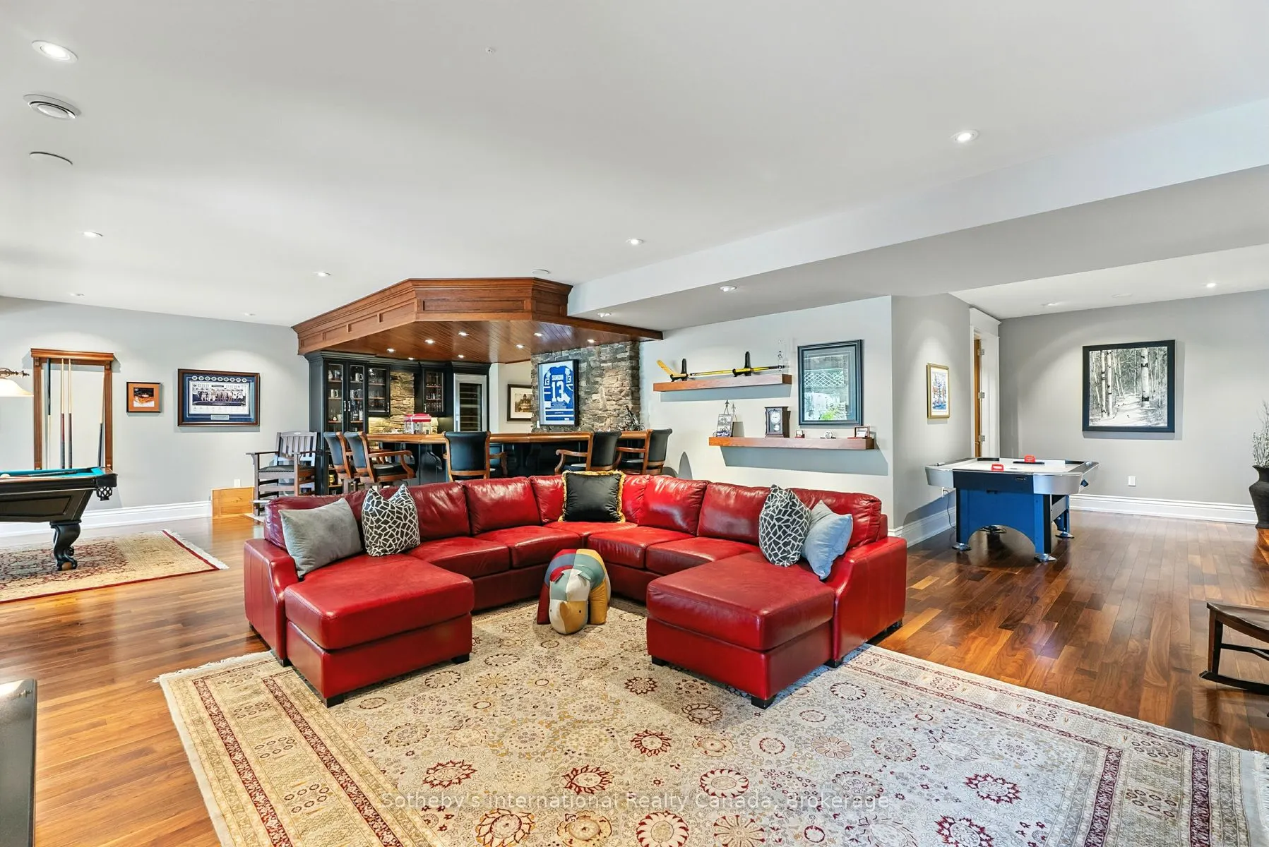153 Creighton Street S
