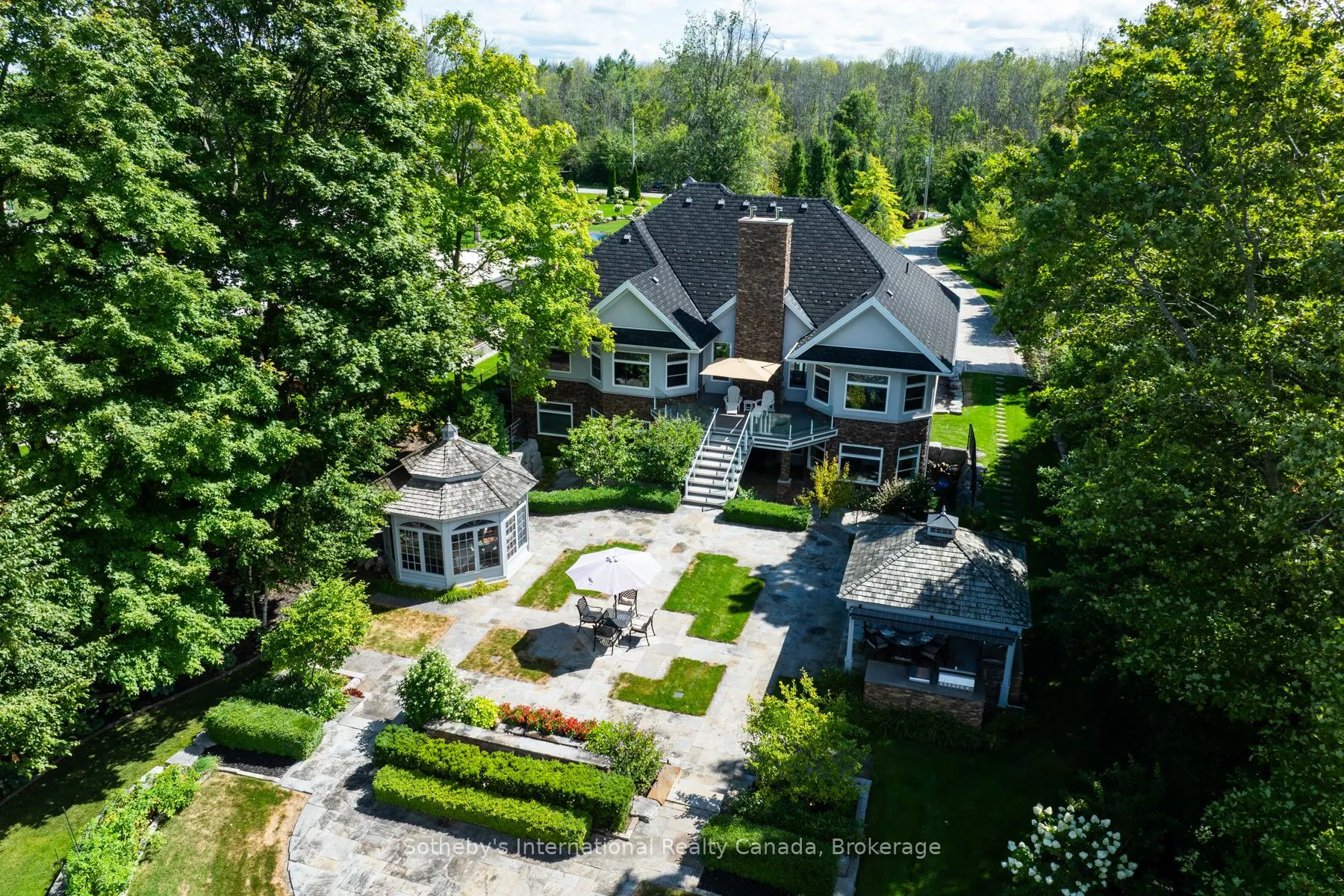 153 Creighton Street S