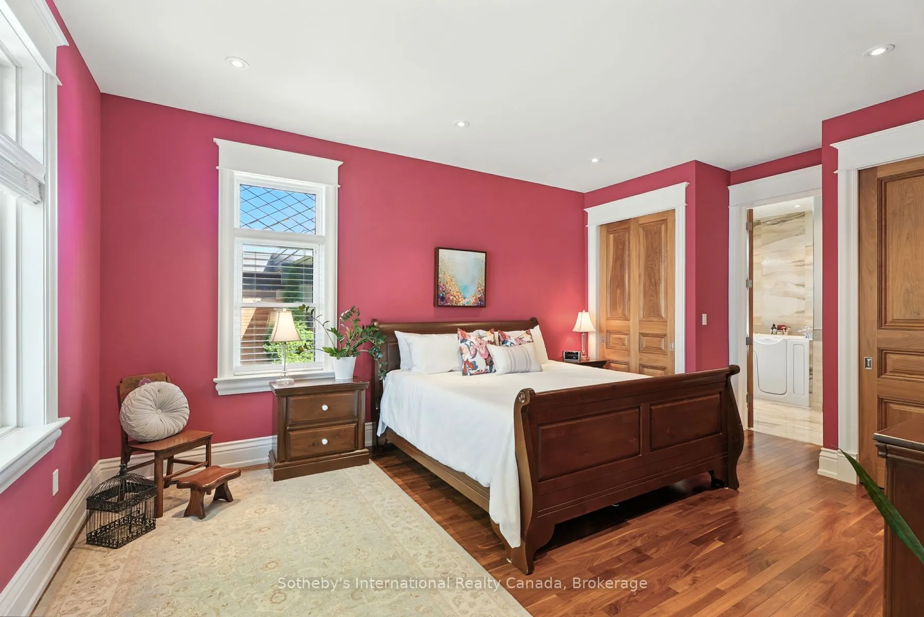 153 Creighton Street S