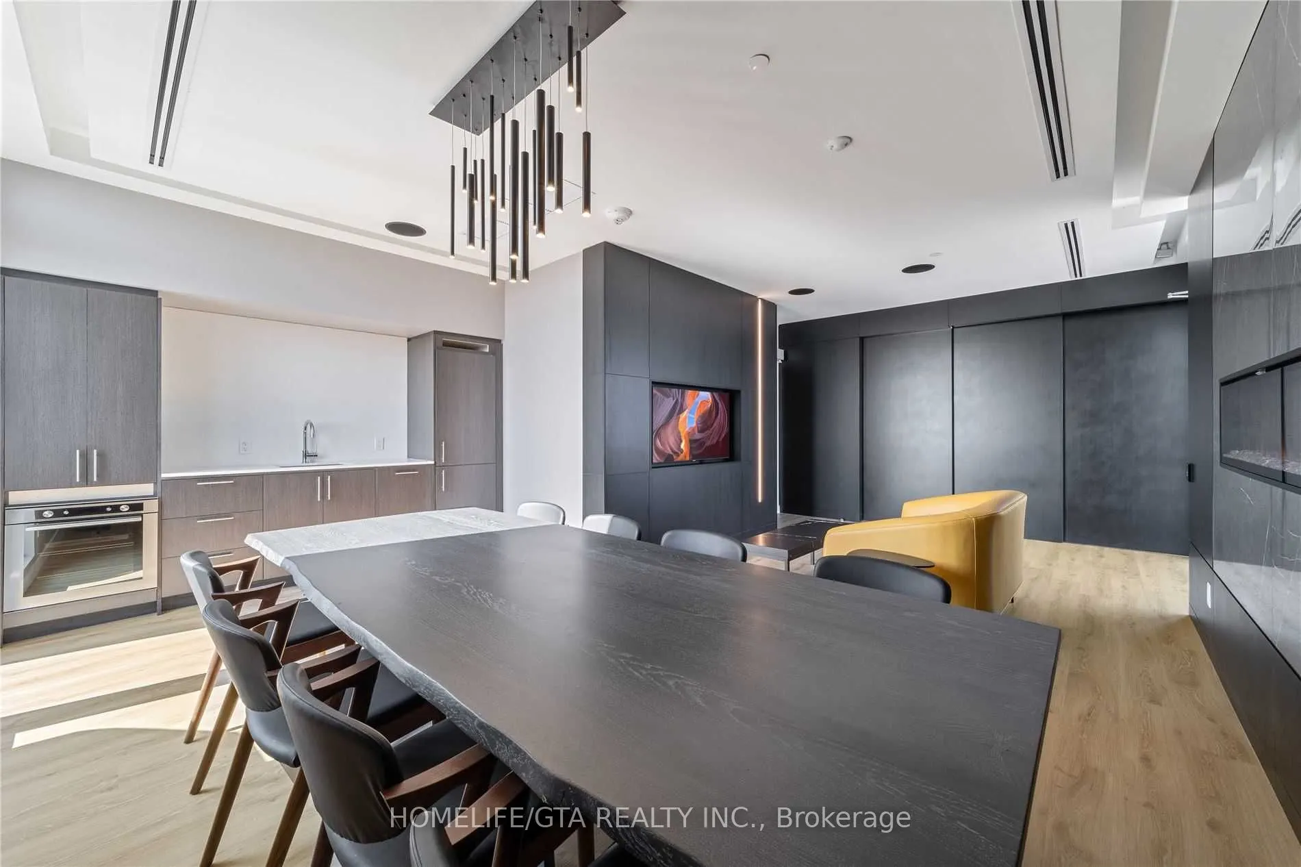 681 Yonge Street, #229