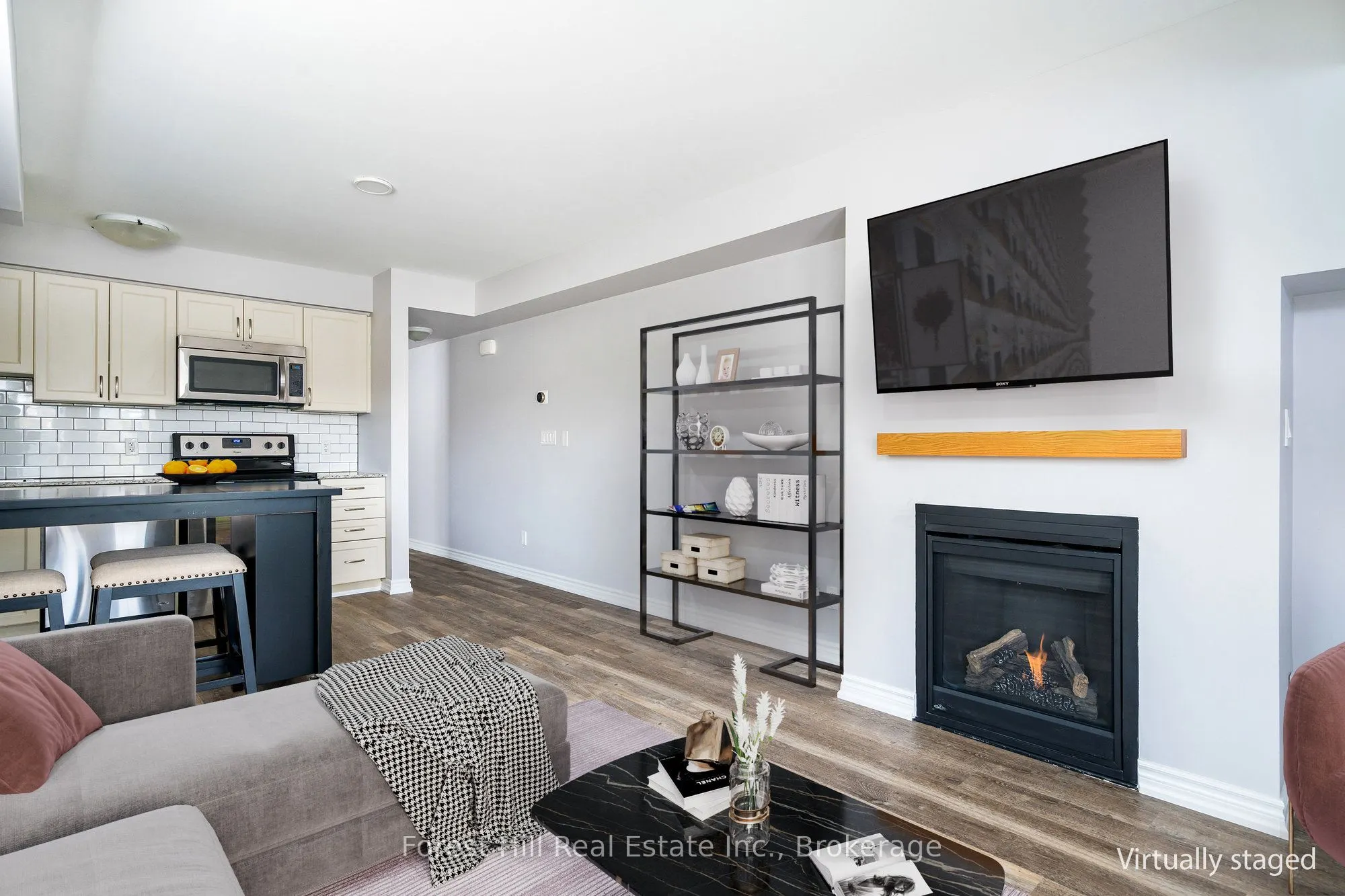 2 ANCHORAGE Crescent, #108