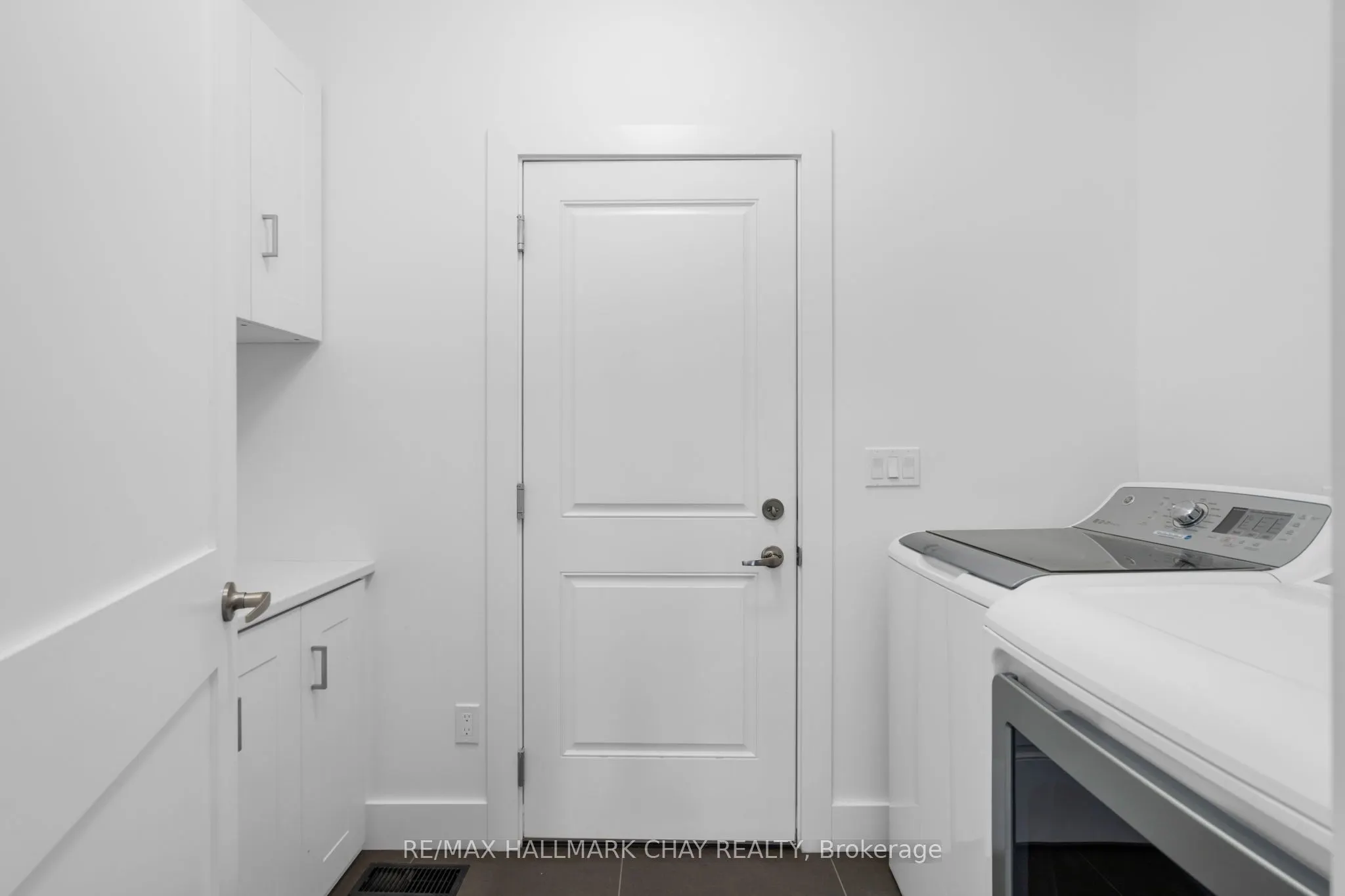 1415 15 16 Side Road E