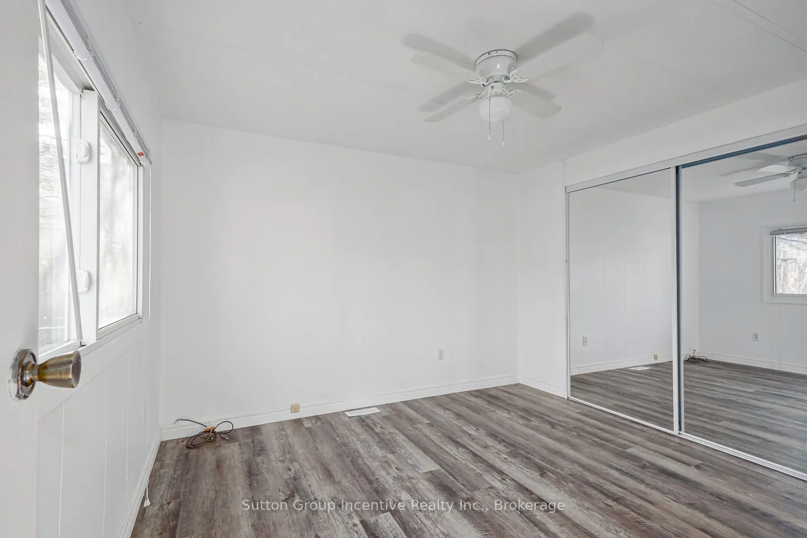 6 GEORGIAN GLEN Drive