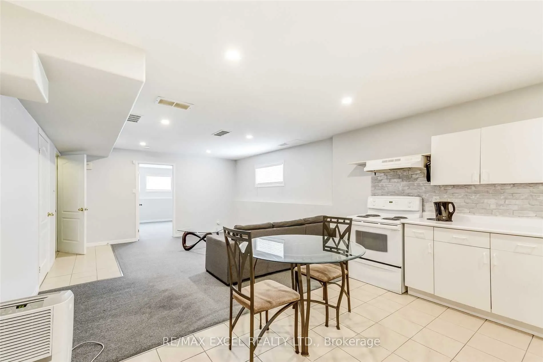 3 Sedgewood Way, #Main