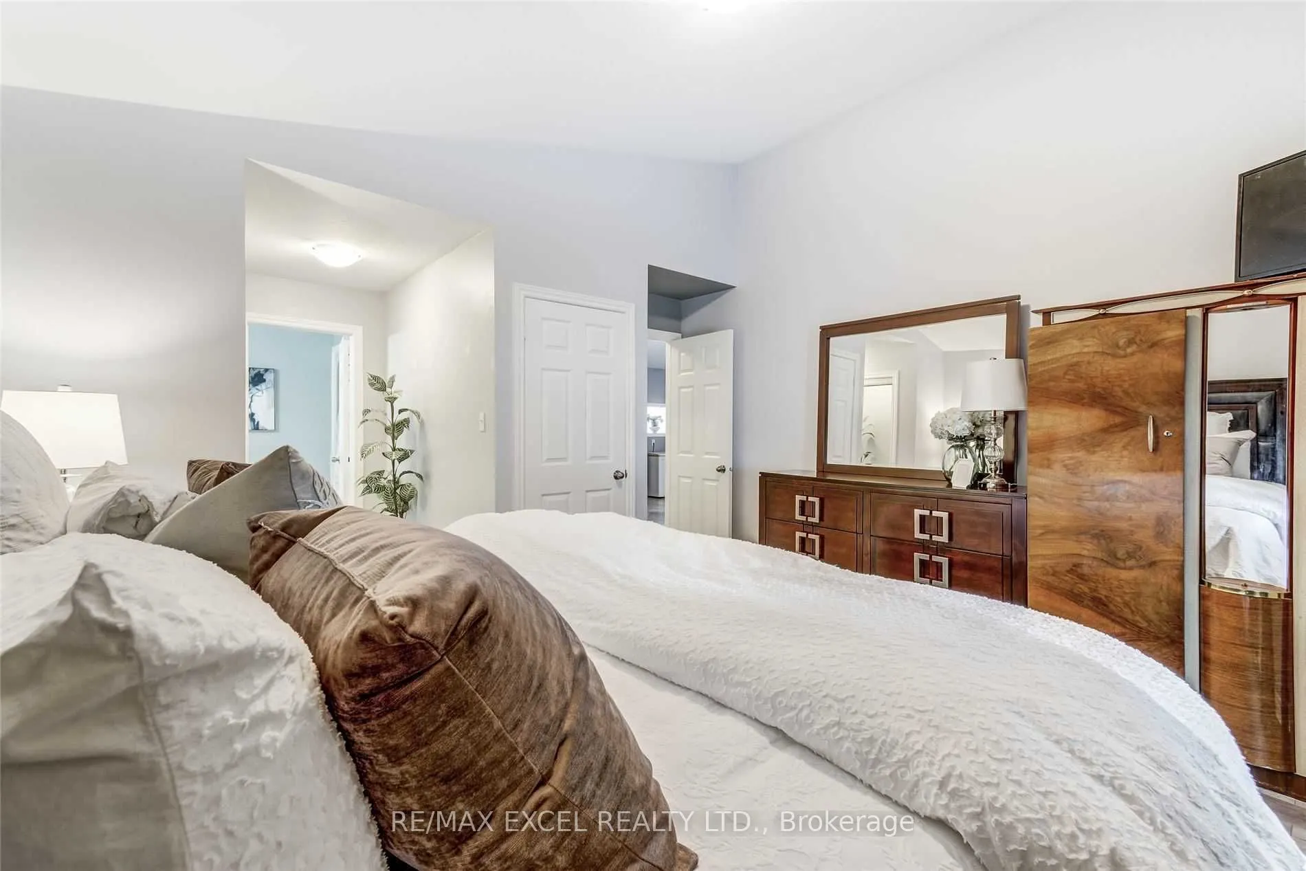 3 Sedgewood Way, #Main