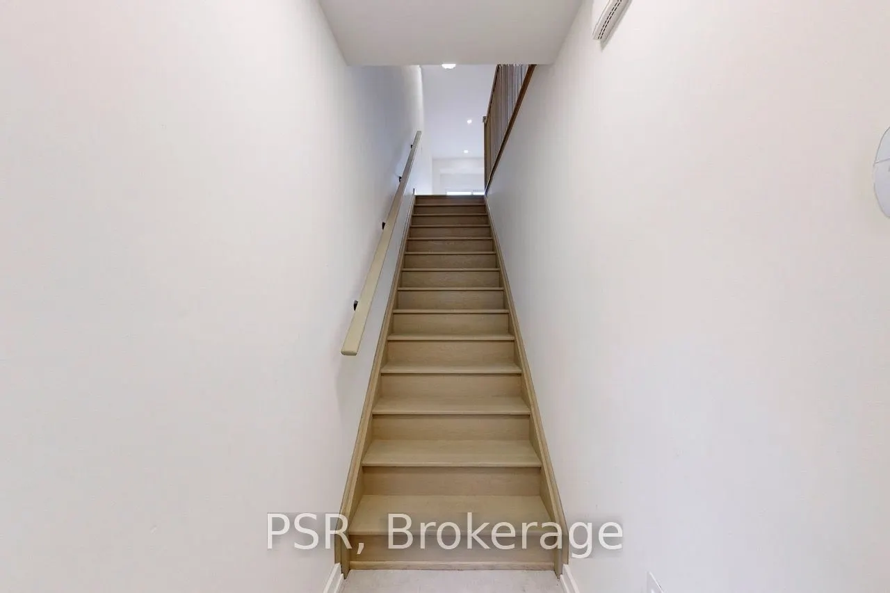 8 Winters Crescent, #8