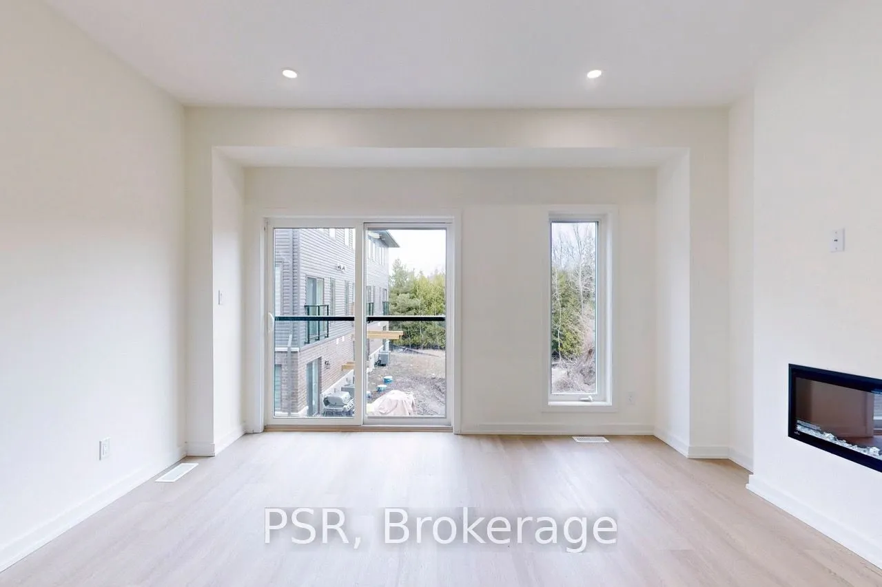 8 Winters Crescent, #8