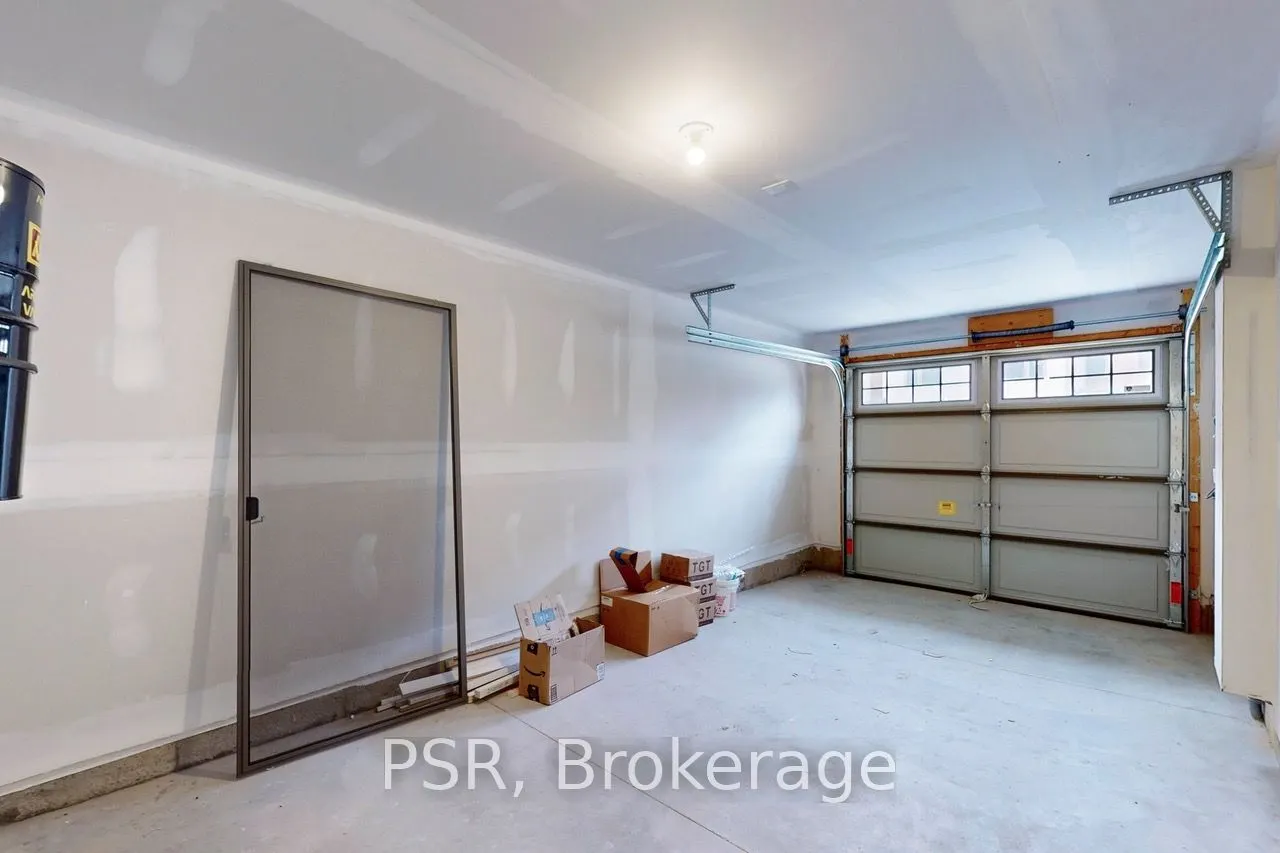 8 Winters Crescent, #8
