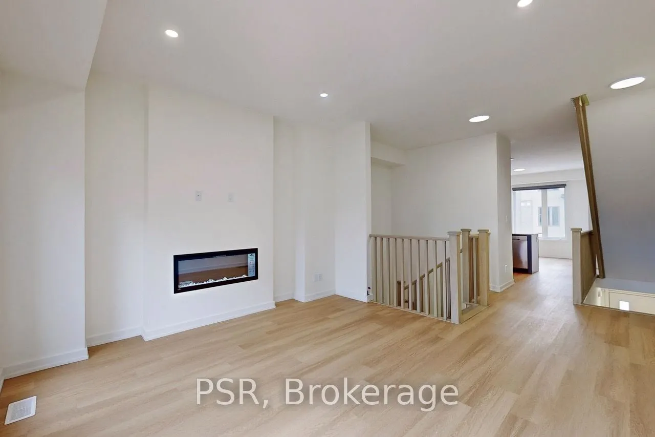 8 Winters Crescent, #8