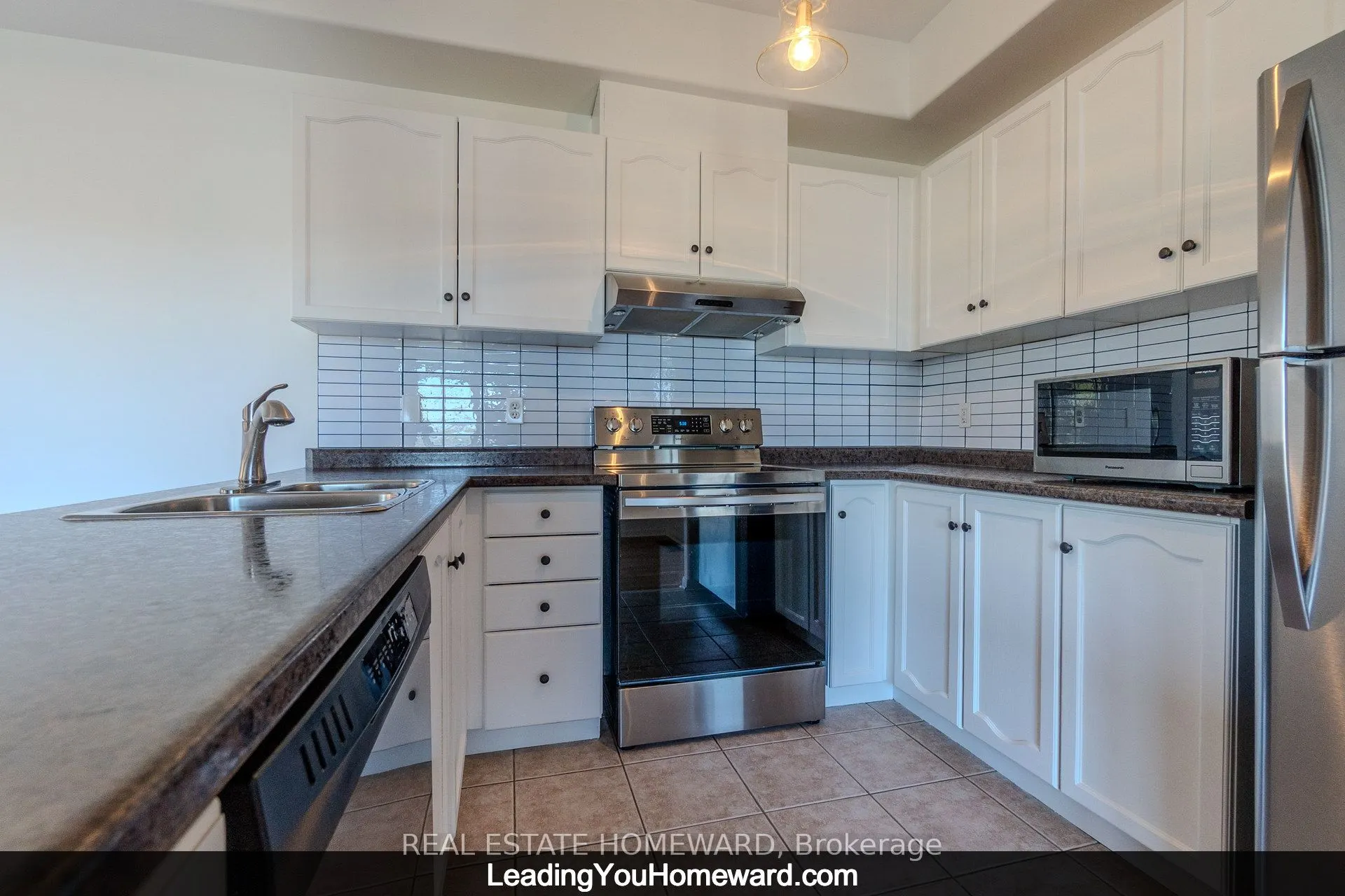 488 Yonge Street, #19